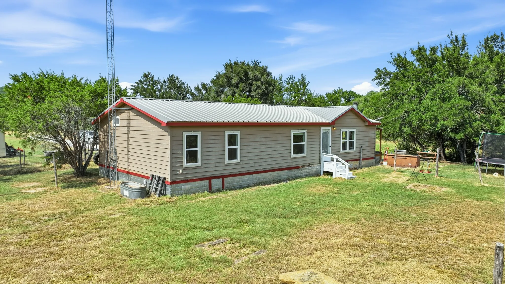 Mobile Home For Sale in Palo Pinto County , 100 Shady Oaks Drive, Mineral Wells, Texas 76067, 3 Bedroom, 2 Bathroom, Garage spaces, 1,512 Sqft, built in 2003, mls#21351371, Real Estate Agent in Mineral Wells, Homes For Sale in Palo Pinto county, Homes For Sale in Mineral Wells, Realtor in Mineral Wells Texas, Real Estate Brokerage Independent Realty Texas, Luminita Cordes Realtor