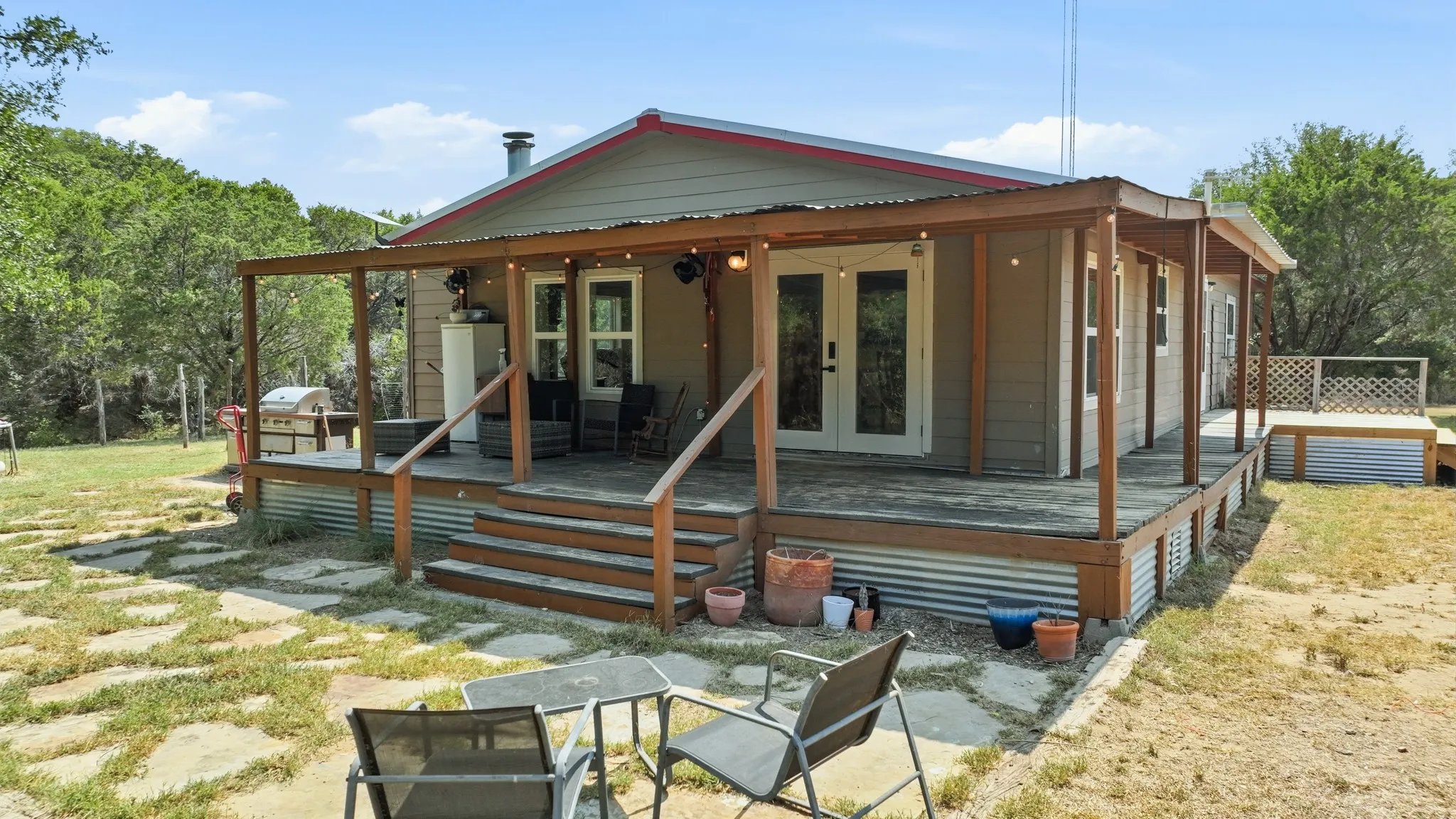 Mobile Home For Sale in Palo Pinto County , 100 Shady Oaks Drive, Mineral Wells, Texas 76067, 3 Bedroom, 2 Bathroom, Garage spaces, 1,512 Sqft, built in 2003, mls#21351371, Real Estate Agent in Mineral Wells, Homes For Sale in Palo Pinto county, Homes For Sale in Mineral Wells, Realtor in Mineral Wells Texas, Real Estate Brokerage Independent Realty Texas, Luminita Cordes Realtor