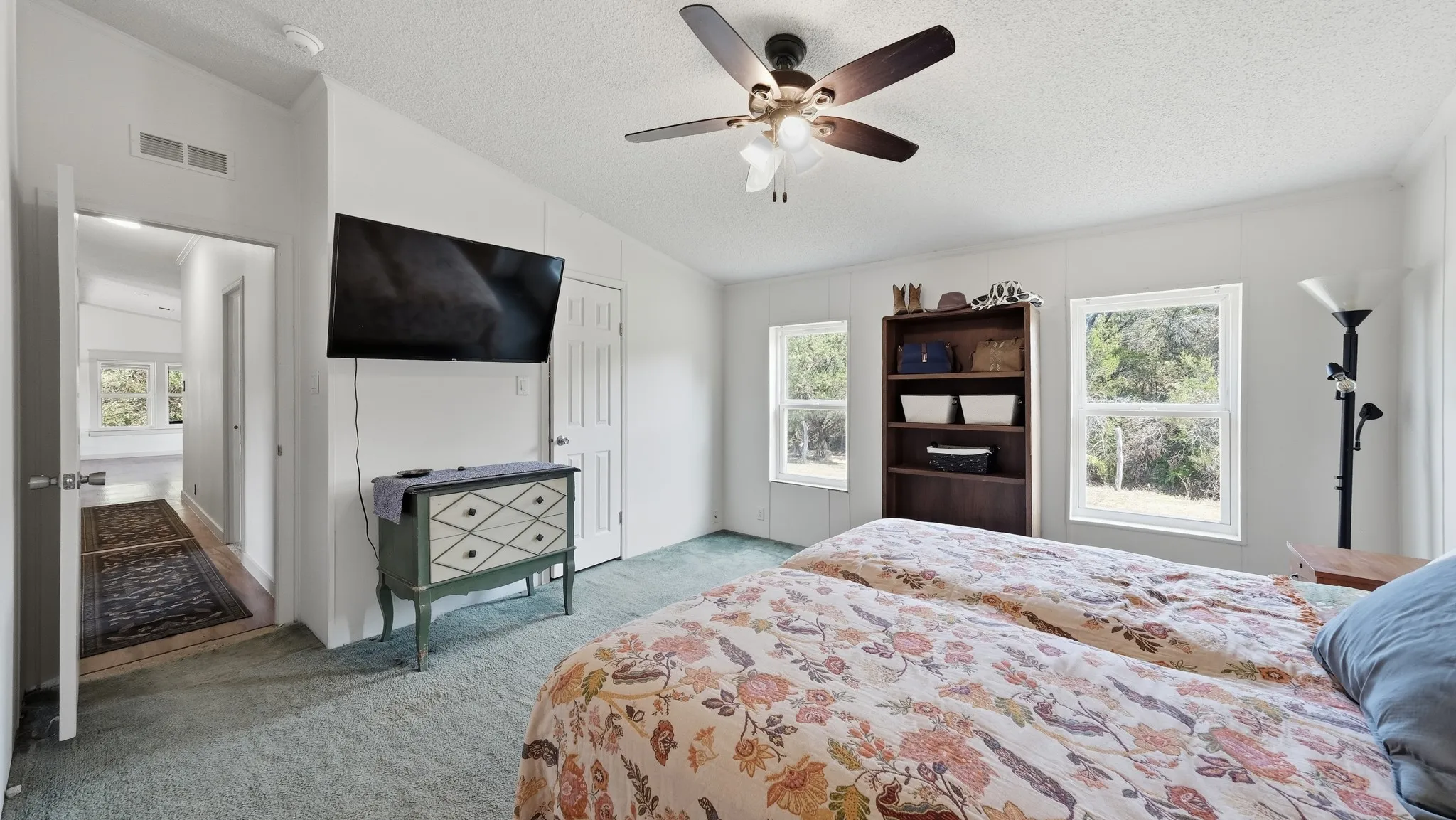Mobile Home For Sale in Palo Pinto County , 100 Shady Oaks Drive, Mineral Wells, Texas 76067, 3 Bedroom, 2 Bathroom, Garage spaces, 1,512 Sqft, built in 2003, mls#21351371, Real Estate Agent in Mineral Wells, Homes For Sale in Palo Pinto county, Homes For Sale in Mineral Wells, Realtor in Mineral Wells Texas, Real Estate Brokerage Independent Realty Texas, Luminita Cordes Realtor