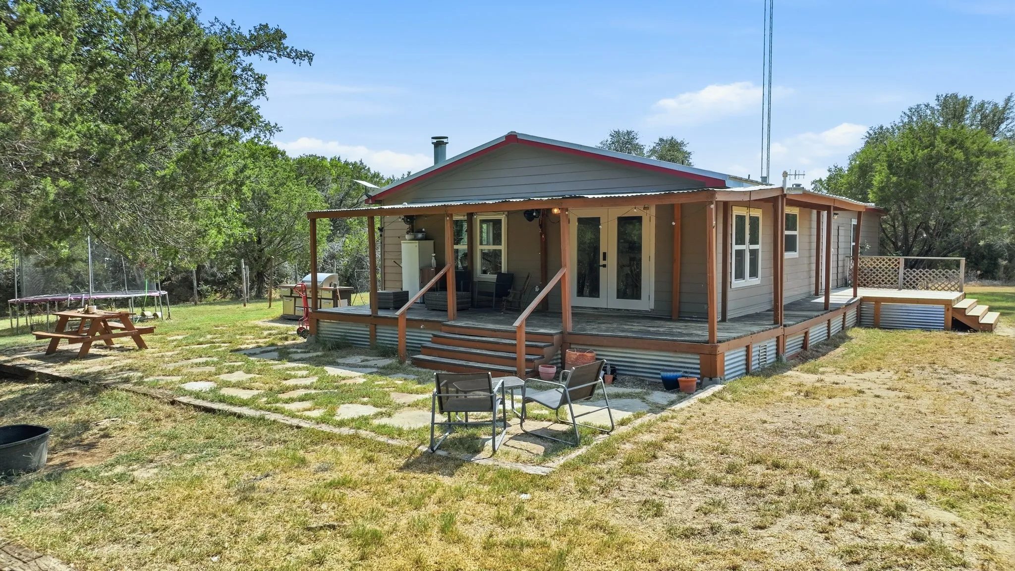Mobile Home For Sale in Palo Pinto County , 100 Shady Oaks Drive, Mineral Wells, Texas 76067, 3 Bedroom, 2 Bathroom, Garage spaces, 1,512 Sqft, built in 2003, mls#21351371, Real Estate Agent in Mineral Wells, Homes For Sale in Palo Pinto county, Homes For Sale in Mineral Wells, Realtor in Mineral Wells Texas, Real Estate Brokerage Independent Realty Texas, Luminita Cordes Realtor
