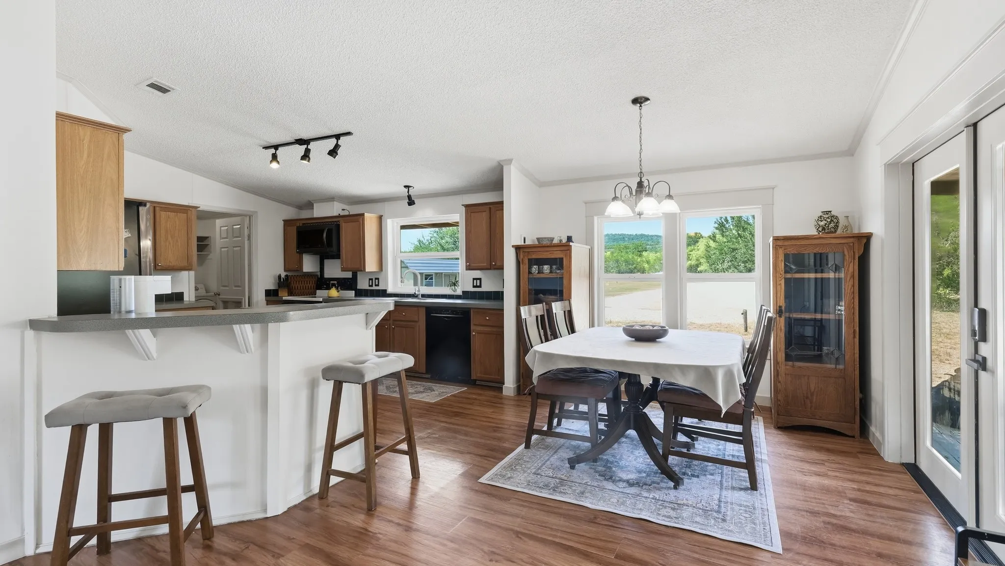 Mobile Home For Sale in Palo Pinto County , 100 Shady Oaks Drive, Mineral Wells, Texas 76067, 3 Bedroom, 2 Bathroom, Garage spaces, 1,512 Sqft, built in 2003, mls#21351371, Real Estate Agent in Mineral Wells, Homes For Sale in Palo Pinto county, Homes For Sale in Mineral Wells, Realtor in Mineral Wells Texas, Real Estate Brokerage Independent Realty Texas, Luminita Cordes Realtor