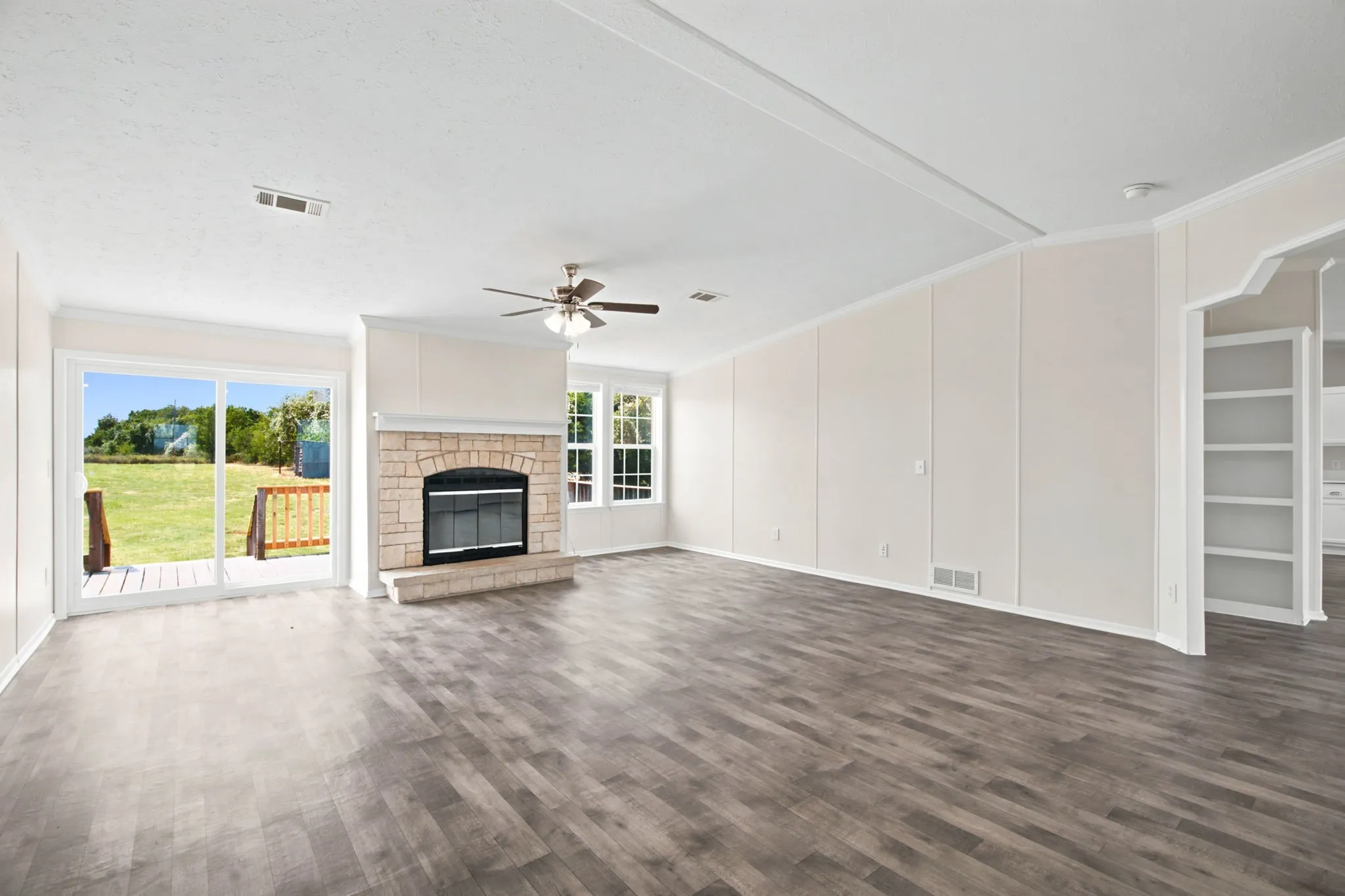 Mobile Home For Sale in Parker County , 1040 Earp Road, Springtown, Texas 76082, 5 Bedroom, 2 Bathroom, Garage spaces, 2,280 Sqft, built in 2008, mls#21350721, Real Estate Agent in Springtown, Homes For Sale in Parker county, Homes For Sale in Springtown, Realtor in Springtown Texas, Real Estate Brokerage Independent Realty Texas, Luminita Cordes Realtor