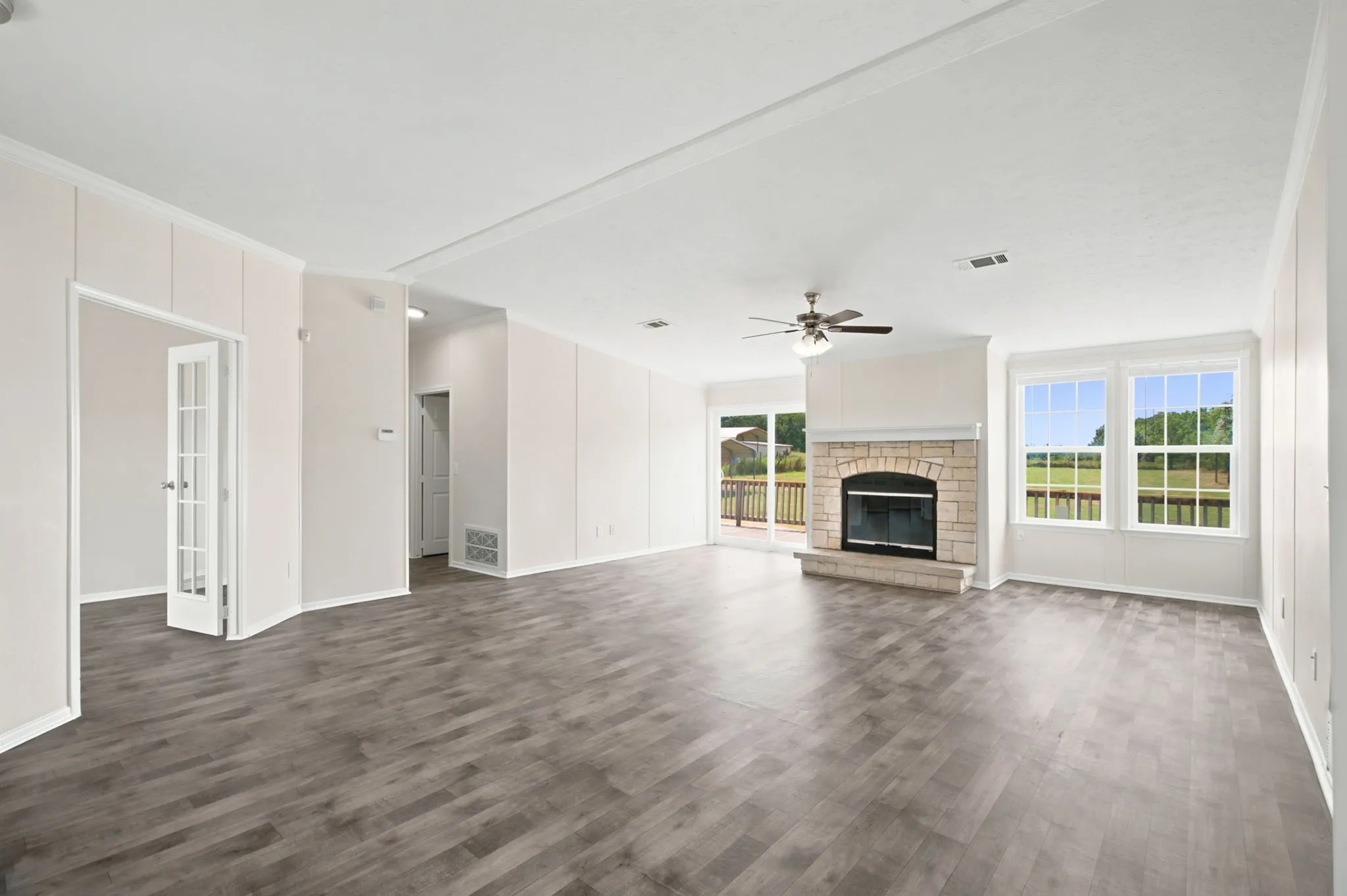 Mobile Home For Sale in Parker County , 1040 Earp Road, Springtown, Texas 76082, 5 Bedroom, 2 Bathroom, Garage spaces, 2,280 Sqft, built in 2008, mls#21350721, Real Estate Agent in Springtown, Homes For Sale in Parker county, Homes For Sale in Springtown, Realtor in Springtown Texas, Real Estate Brokerage Independent Realty Texas, Luminita Cordes Realtor