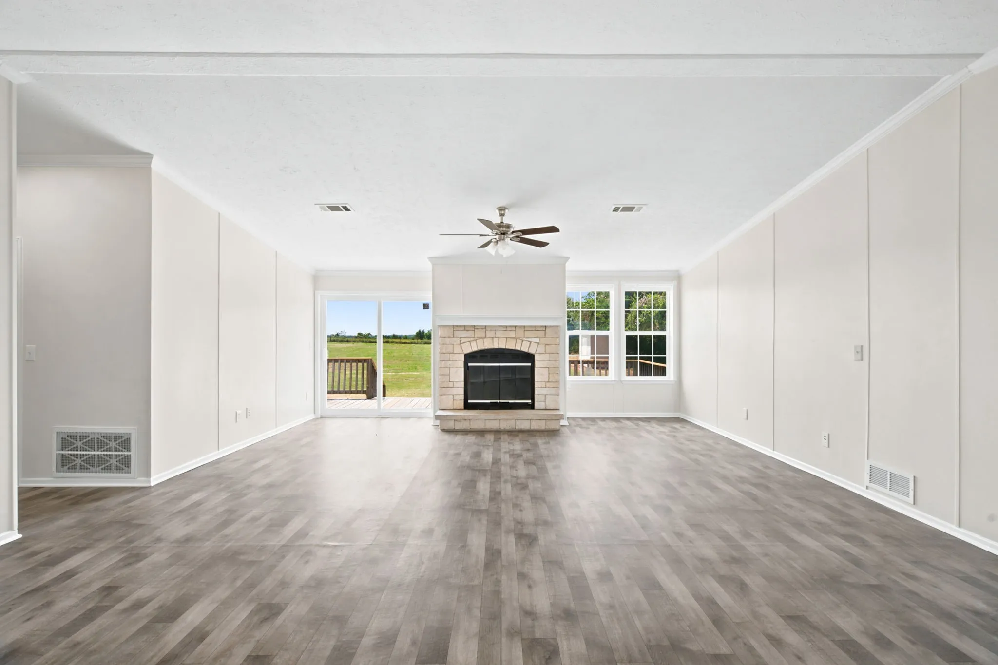 Mobile Home For Sale in Parker County , 1040 Earp Road, Springtown, Texas 76082, 5 Bedroom, 2 Bathroom, Garage spaces, 2,280 Sqft, built in 2008, mls#21350721, Real Estate Agent in Springtown, Homes For Sale in Parker county, Homes For Sale in Springtown, Realtor in Springtown Texas, Real Estate Brokerage Independent Realty Texas, Luminita Cordes Realtor