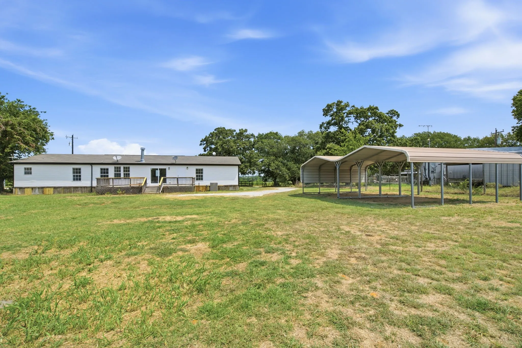 Mobile Home For Sale in Parker County , 1040 Earp Road, Springtown, Texas 76082, 5 Bedroom, 2 Bathroom, Garage spaces, 2,280 Sqft, built in 2008, mls#21350721, Real Estate Agent in Springtown, Homes For Sale in Parker county, Homes For Sale in Springtown, Realtor in Springtown Texas, Real Estate Brokerage Independent Realty Texas, Luminita Cordes Realtor