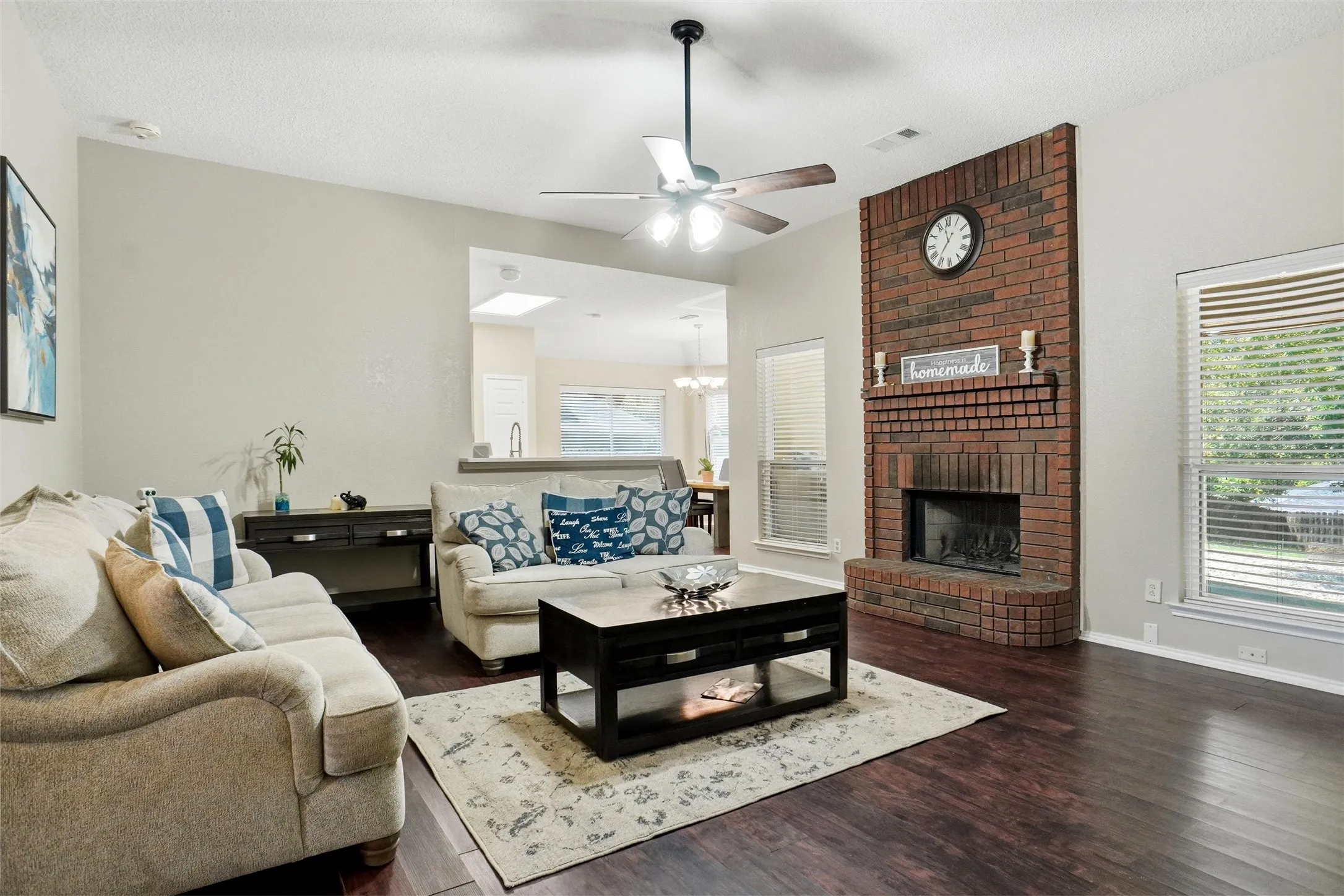 Single Family Residence For Sale in Tarrant County , 7108 Summerset Drive, Benbrook, Texas 76126, 3 Bedroom, 2 Bathroom, 2 Garage spaces, 1,685 Sqft, built in 1990, mls#21351325, Real Estate Agent in Benbrook, Homes For Sale in Tarrant county, Homes For Sale in Benbrook, Realtor in Benbrook Texas, Real Estate Brokerage Independent Realty Texas, Luminita Cordes Realtor