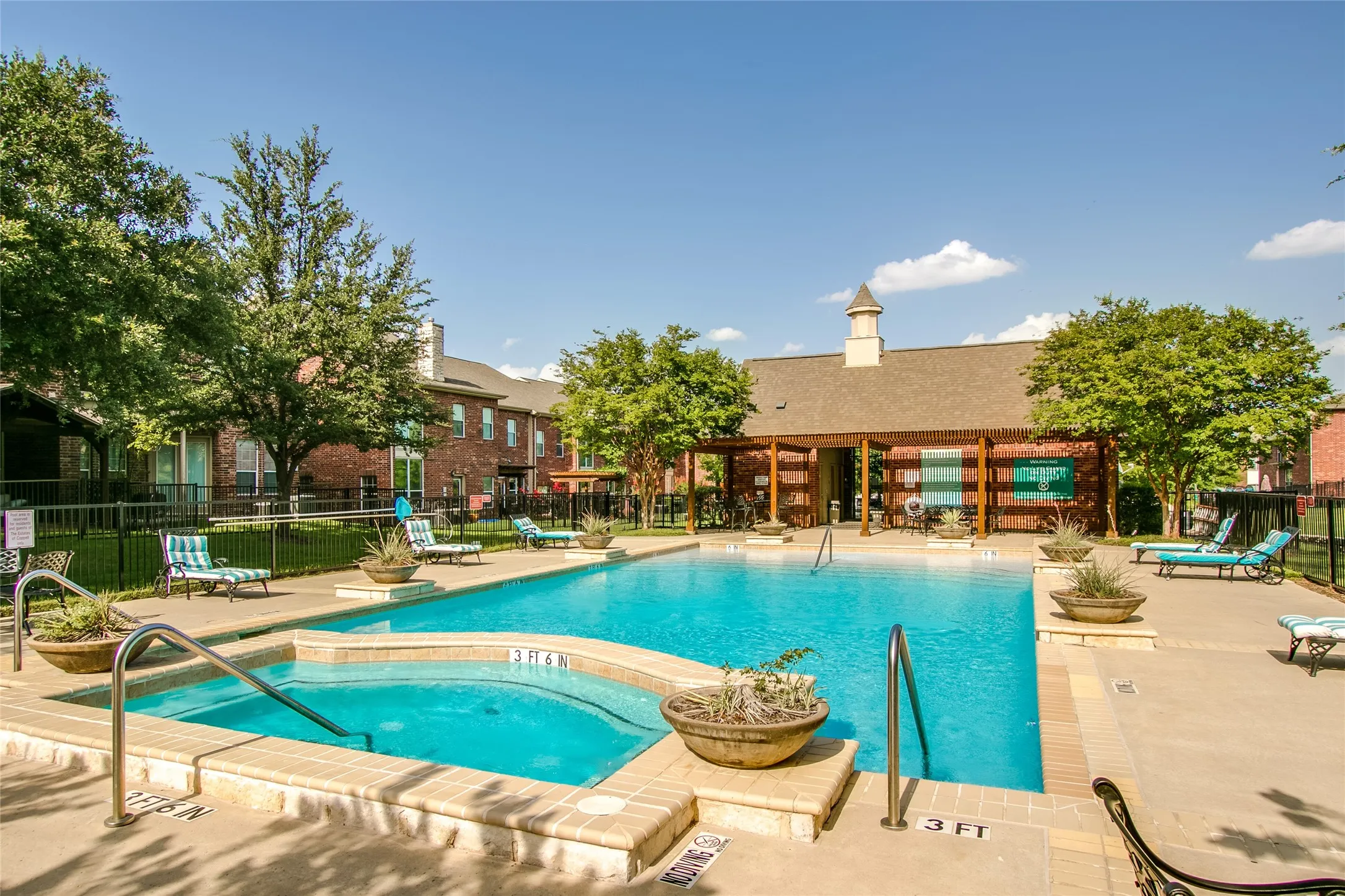 Townhouse For Rent in Dallas County , 1041 Colonial Drive, Coppell, Texas 75019, 3 Bedrooms, 3 Bathrooms, 2 Garage spaces, 1,582 Sqft, built in 2003, Price $2,600, mls#21351361, Real Estate Agent in Coppell, Homes For Rent in Dallas county, Homes For Rent in Coppell, Realtor in Coppell Texas, Real Estate Brokerage Independent Realty Texas, Luminita Cordes Realtor
