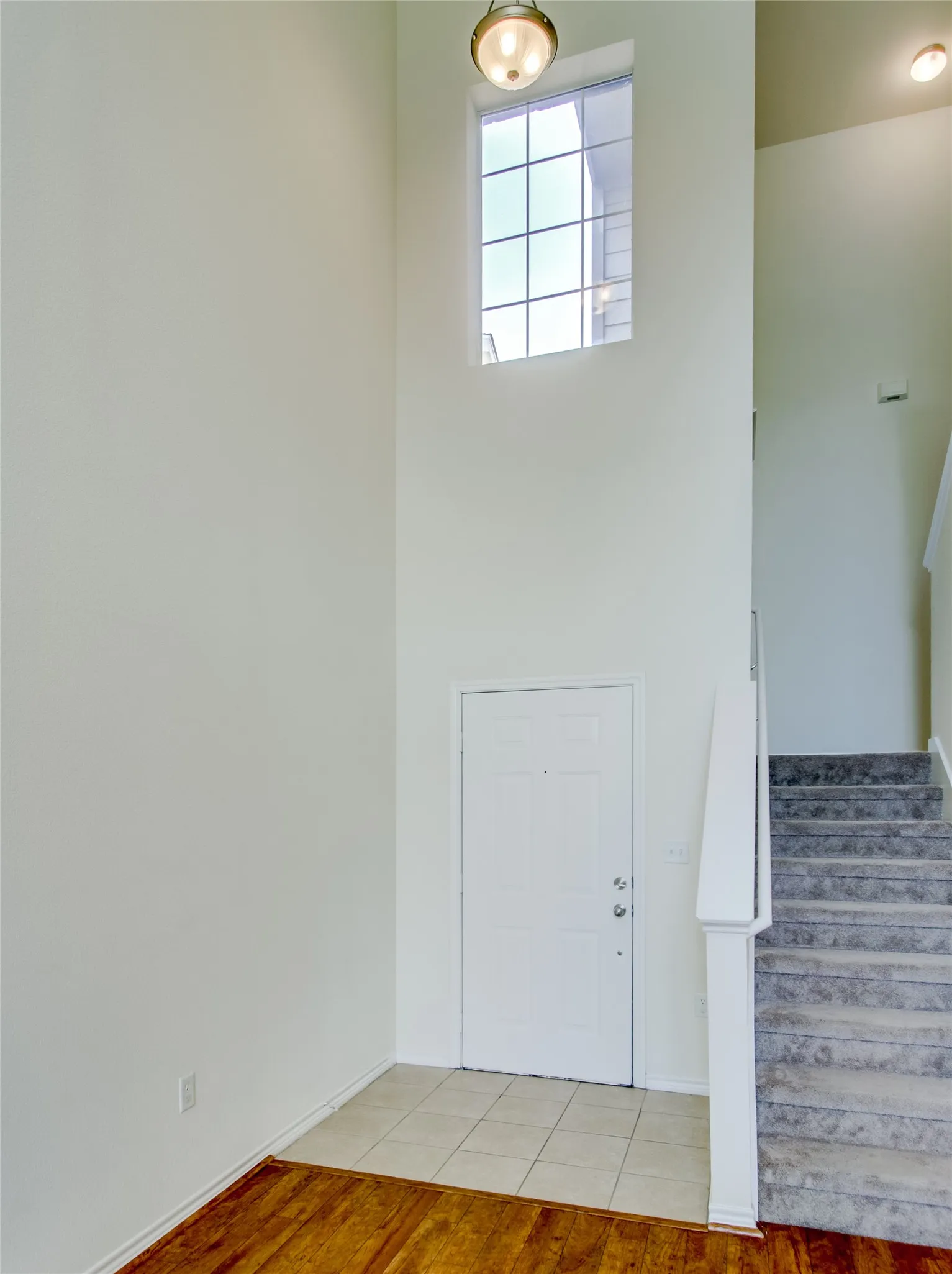 Townhouse For Rent in Dallas County , 1041 Colonial Drive, Coppell, Texas 75019, 3 Bedrooms, 3 Bathrooms, 2 Garage spaces, 1,582 Sqft, built in 2003, Price $2,600, mls#21351361, Real Estate Agent in Coppell, Homes For Rent in Dallas county, Homes For Rent in Coppell, Realtor in Coppell Texas, Real Estate Brokerage Independent Realty Texas, Luminita Cordes Realtor