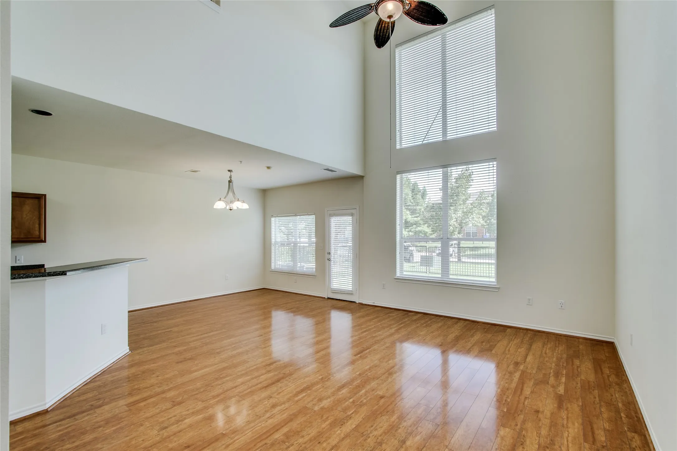 Townhouse For Rent in Dallas County , 1041 Colonial Drive, Coppell, Texas 75019, 3 Bedrooms, 3 Bathrooms, 2 Garage spaces, 1,582 Sqft, built in 2003, Price $2,600, mls#21351361, Real Estate Agent in Coppell, Homes For Rent in Dallas county, Homes For Rent in Coppell, Realtor in Coppell Texas, Real Estate Brokerage Independent Realty Texas, Luminita Cordes Realtor