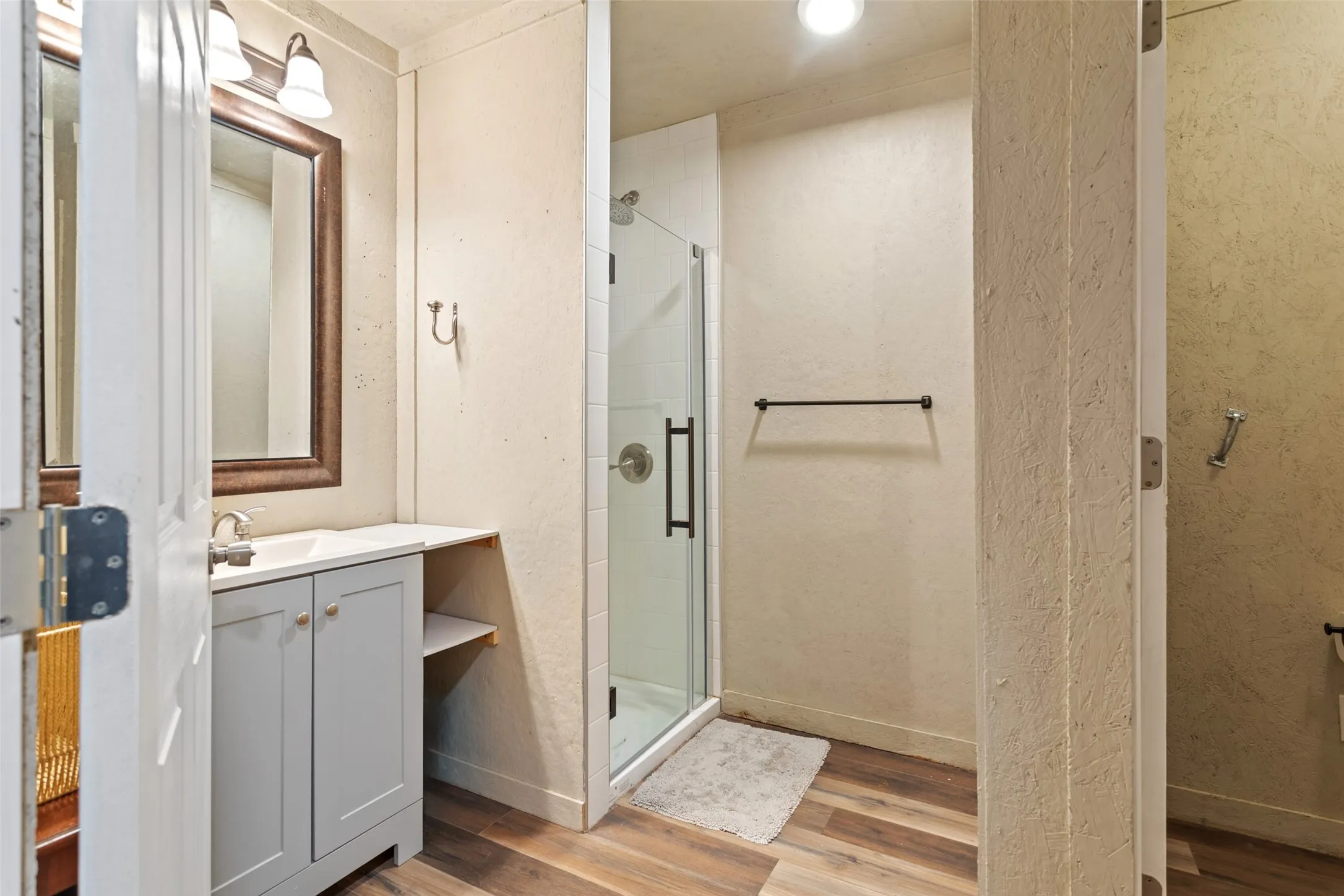 APARTMENT BATH