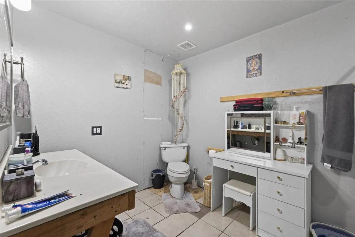 Single Family Residence For Sale in Collin County , 5976 Fm 1827, Mc Kinney, Texas 75071, 3 Bedroom, 1 Bathroom, Garage spaces, 1,078 Sqft, built in 1970, mls#21350900, Real Estate Agent in Mc Kinney, Homes For Sale in Collin county, Homes For Sale in Mc Kinney, Realtor in Mc Kinney Texas, Real Estate Brokerage Independent Realty Texas, Luminita Cordes Realtor
