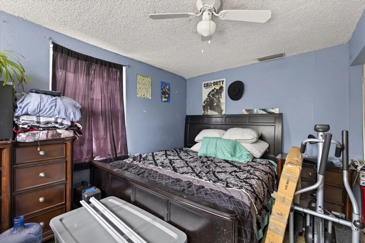 Single Family Residence For Sale in Collin County , 5976 Fm 1827, Mc Kinney, Texas 75071, 3 Bedroom, 1 Bathroom, Garage spaces, 1,078 Sqft, built in 1970, mls#21350900, Real Estate Agent in Mc Kinney, Homes For Sale in Collin county, Homes For Sale in Mc Kinney, Realtor in Mc Kinney Texas, Real Estate Brokerage Independent Realty Texas, Luminita Cordes Realtor