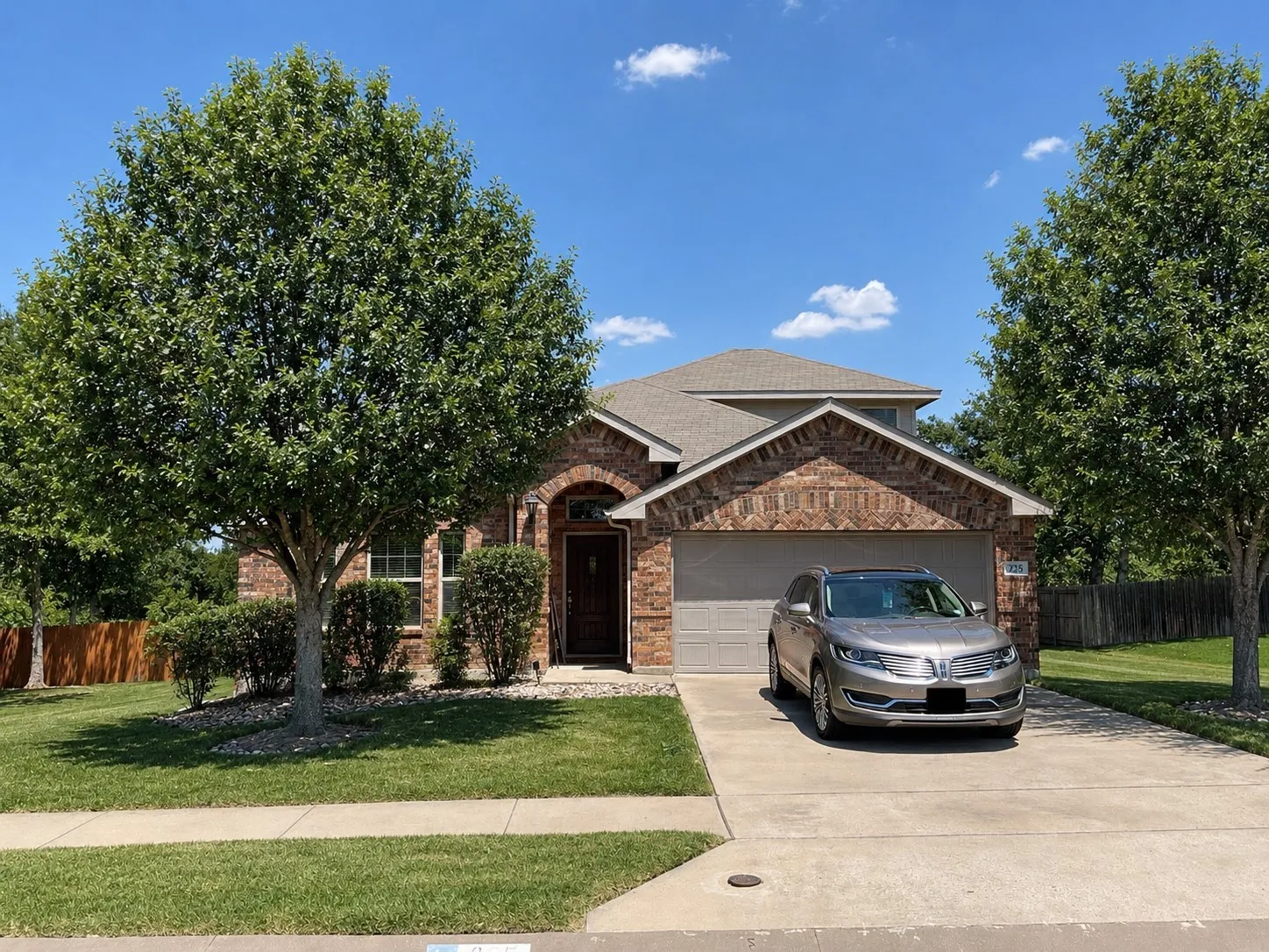 Single Family Residence For Sale in Mc Lennan County , 225 Woodhaven Trail, Waco, Texas 76657, 3 Bedroom, 3 Bathroom, 2 Garage spaces, 2,032 Sqft, built in 2014, mls#21314173, Real Estate Agent in Waco, Homes For Sale in Mc Lennan county, Homes For Sale in Waco, Realtor in Waco Texas, Real Estate Brokerage Independent Realty Texas, Luminita Cordes Realtor