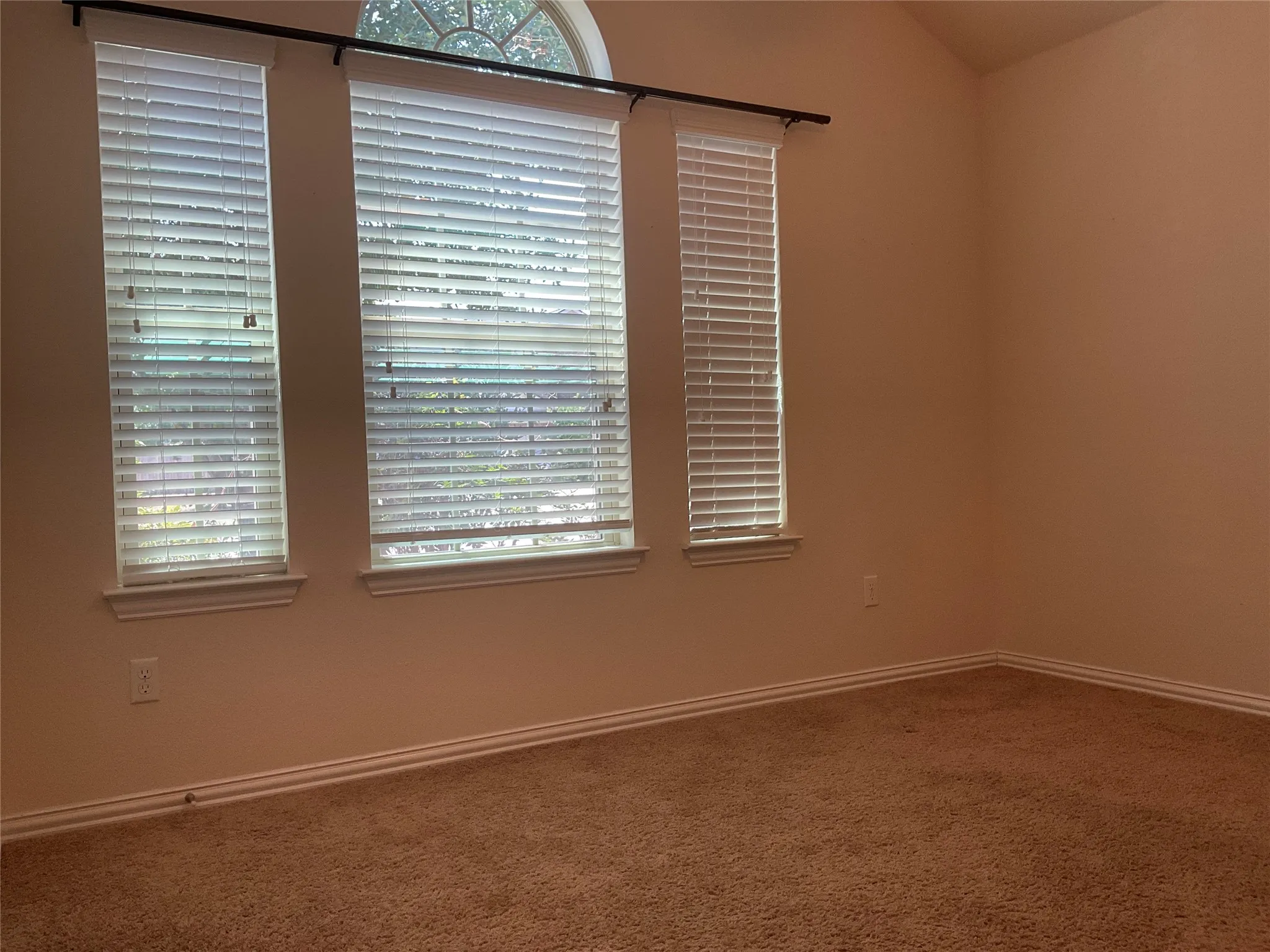 Single Family Residence For Sale in Mc Lennan County , 225 Woodhaven Trail, Waco, Texas 76657, 3 Bedroom, 3 Bathroom, 2 Garage spaces, 2,032 Sqft, built in 2014, mls#21314173, Real Estate Agent in Waco, Homes For Sale in Mc Lennan county, Homes For Sale in Waco, Realtor in Waco Texas, Real Estate Brokerage Independent Realty Texas, Luminita Cordes Realtor