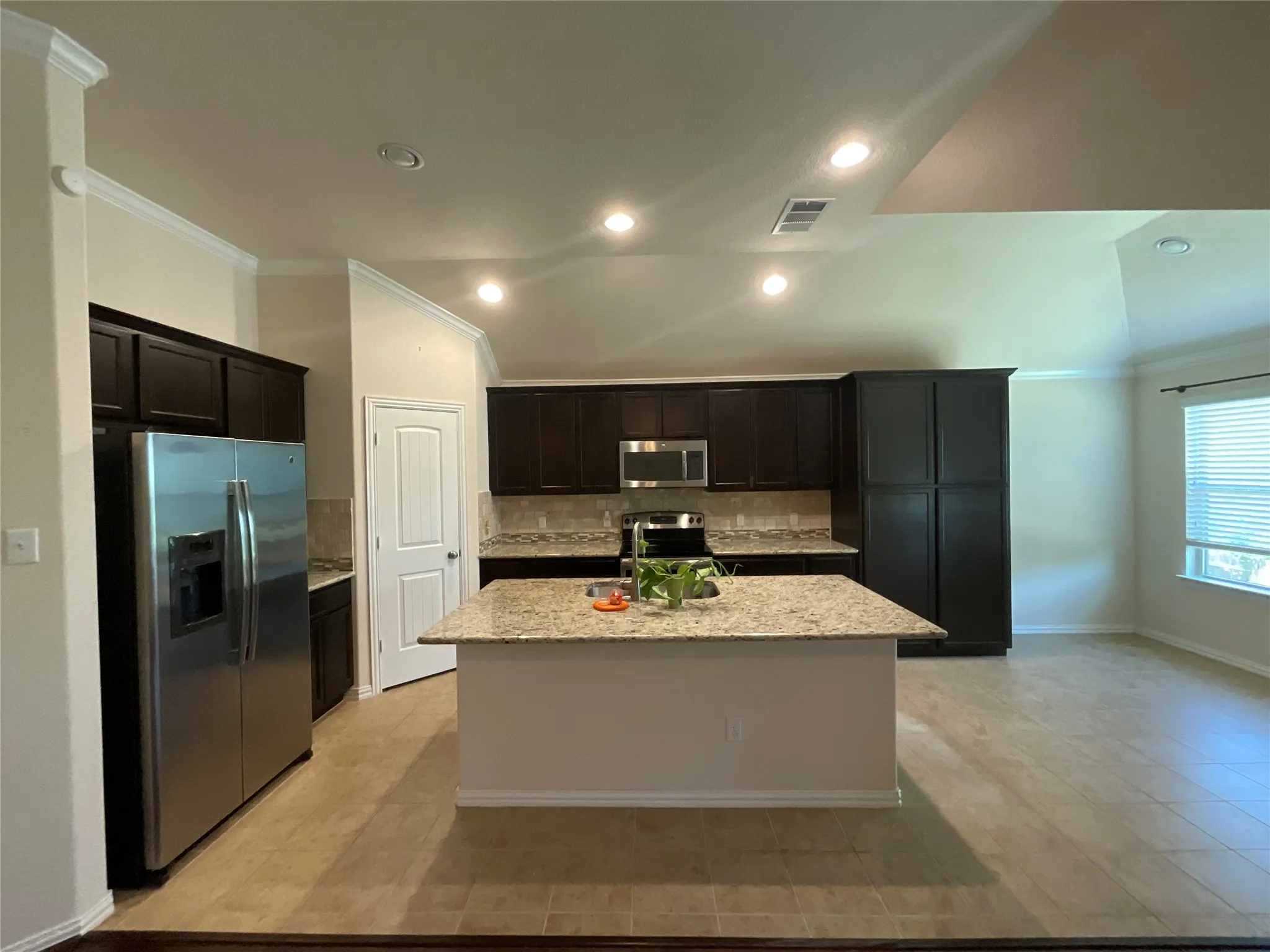 Single Family Residence For Sale in Mc Lennan County , 225 Woodhaven Trail, Waco, Texas 76657, 3 Bedroom, 3 Bathroom, 2 Garage spaces, 2,032 Sqft, built in 2014, mls#21314173, Real Estate Agent in Waco, Homes For Sale in Mc Lennan county, Homes For Sale in Waco, Realtor in Waco Texas, Real Estate Brokerage Independent Realty Texas, Luminita Cordes Realtor