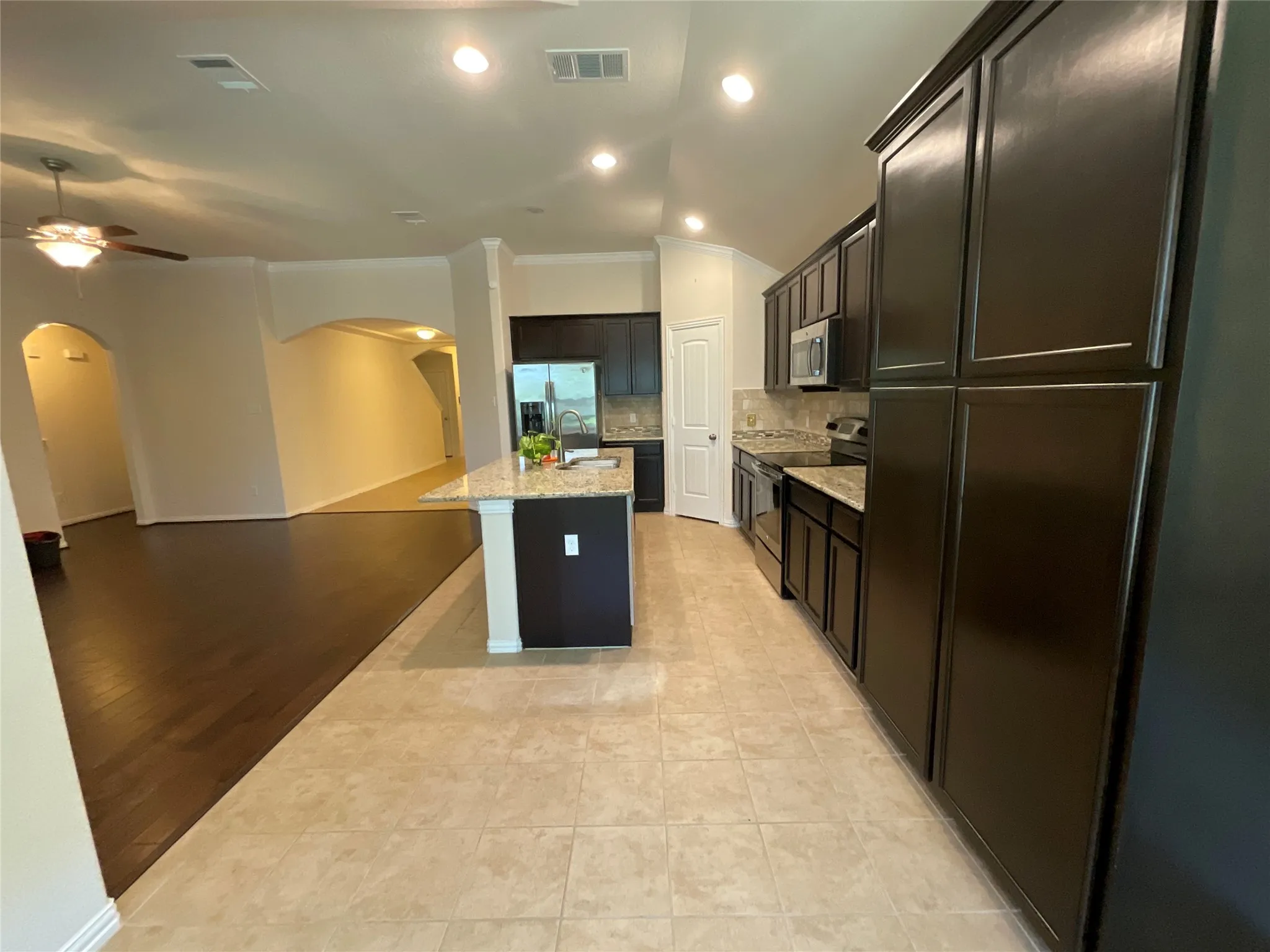 Single Family Residence For Sale in Mc Lennan County , 225 Woodhaven Trail, Waco, Texas 76657, 3 Bedroom, 3 Bathroom, 2 Garage spaces, 2,032 Sqft, built in 2014, mls#21314173, Real Estate Agent in Waco, Homes For Sale in Mc Lennan county, Homes For Sale in Waco, Realtor in Waco Texas, Real Estate Brokerage Independent Realty Texas, Luminita Cordes Realtor