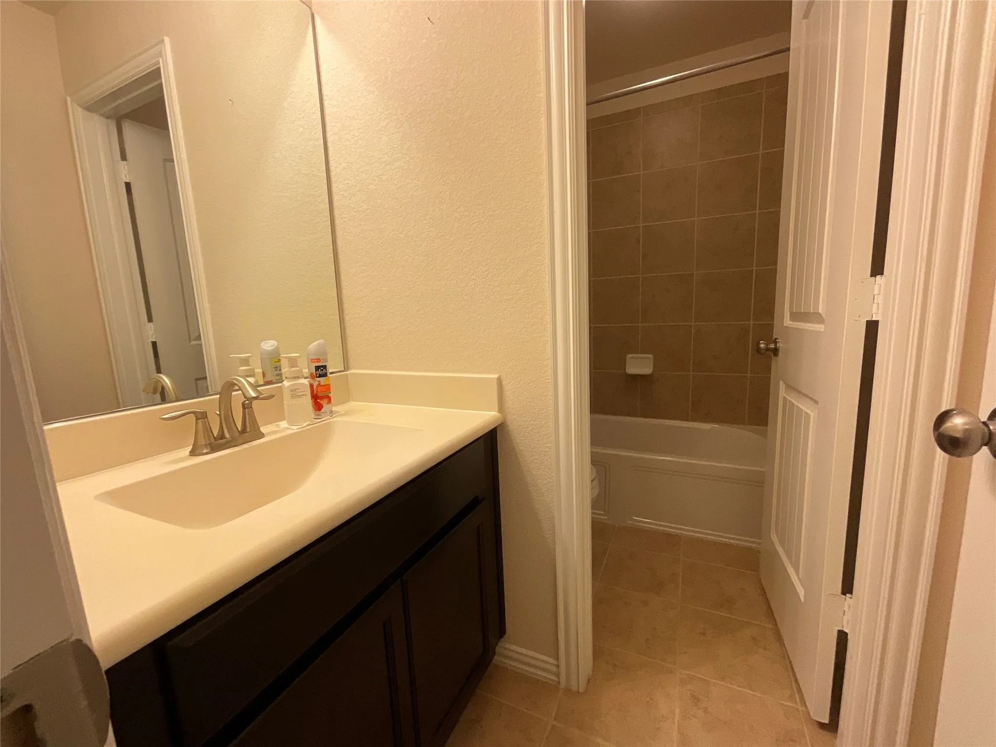 Single Family Residence For Sale in Mc Lennan County , 225 Woodhaven Trail, Waco, Texas 76657, 3 Bedroom, 3 Bathroom, 2 Garage spaces, 2,032 Sqft, built in 2014, mls#21314173, Real Estate Agent in Waco, Homes For Sale in Mc Lennan county, Homes For Sale in Waco, Realtor in Waco Texas, Real Estate Brokerage Independent Realty Texas, Luminita Cordes Realtor