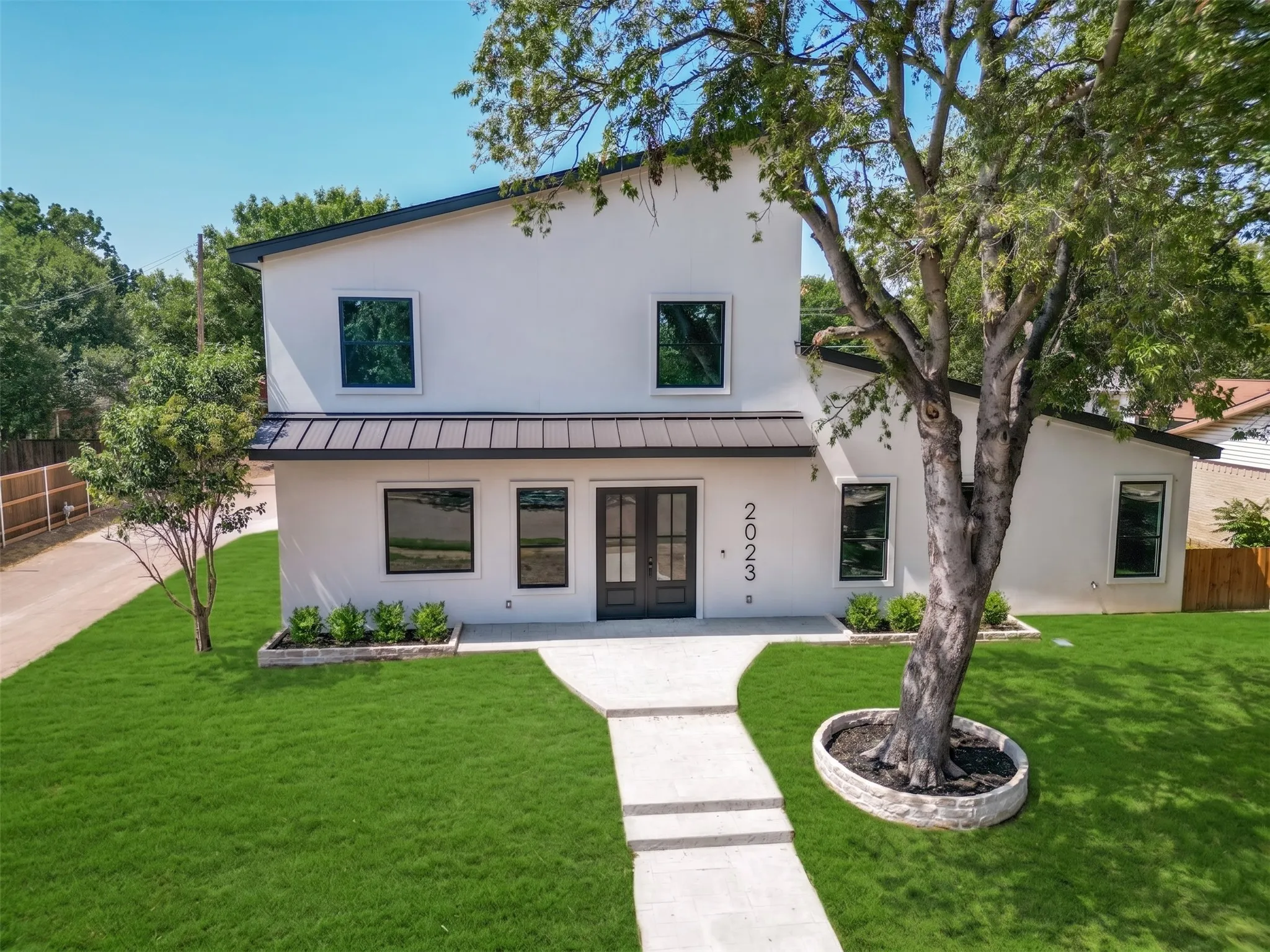 Single Family Residence For Sale in Dallas County , 2023 Cap Rock Drive, Richardson, Texas 75080, 5 Bedroom, 5 Bathroom, 2 Garage spaces, 3,620 Sqft, built in 1964, mls#21349762, Real Estate Agent in Richardson, Homes For Sale in Dallas county, Homes For Sale in Richardson, Realtor in Richardson Texas, Real Estate Brokerage Independent Realty Texas, Luminita Cordes Realtor