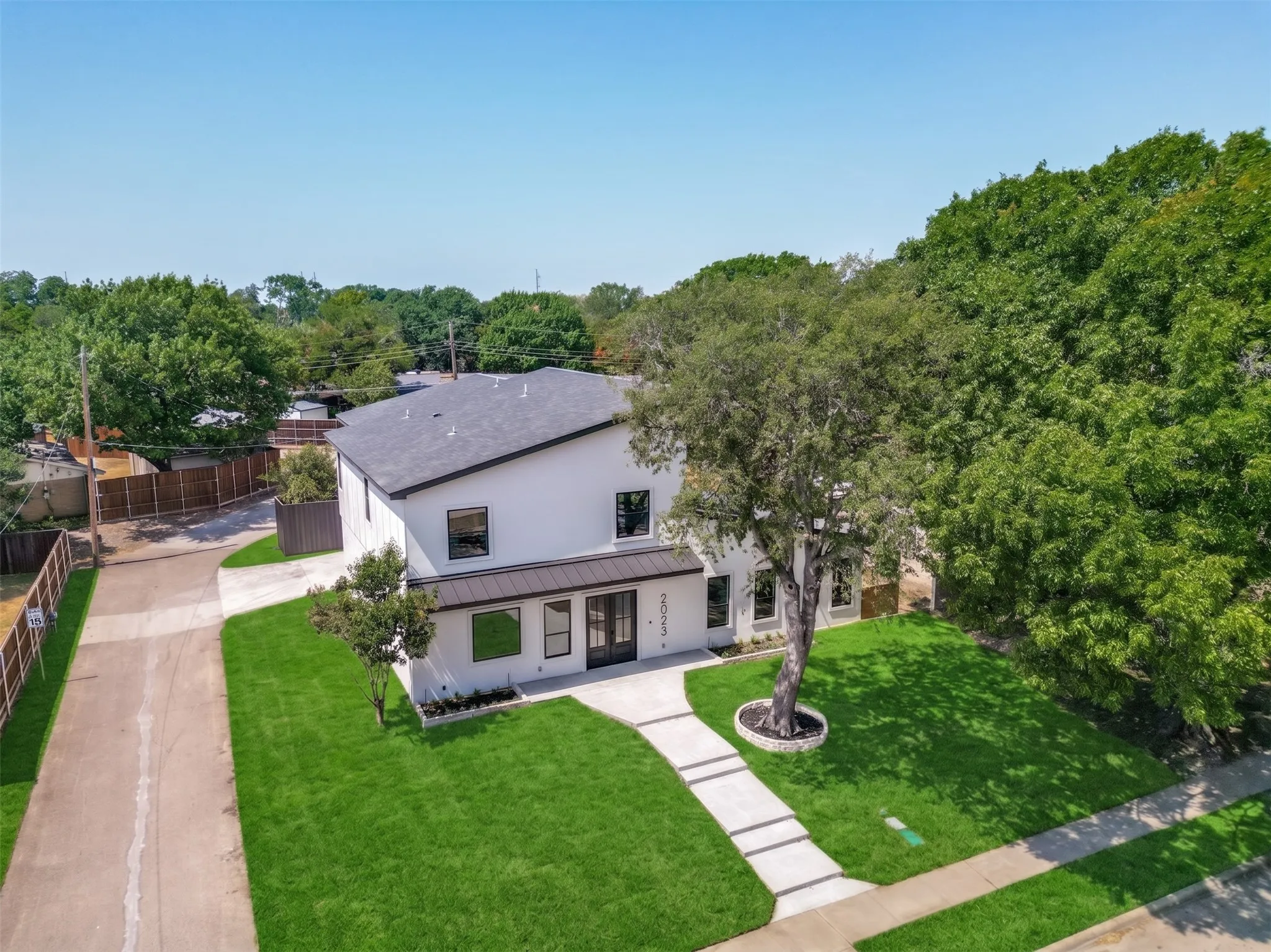 Single Family Residence For Sale in Dallas County , 2023 Cap Rock Drive, Richardson, Texas 75080, 5 Bedroom, 5 Bathroom, 2 Garage spaces, 3,620 Sqft, built in 1964, mls#21349762, Real Estate Agent in Richardson, Homes For Sale in Dallas county, Homes For Sale in Richardson, Realtor in Richardson Texas, Real Estate Brokerage Independent Realty Texas, Luminita Cordes Realtor