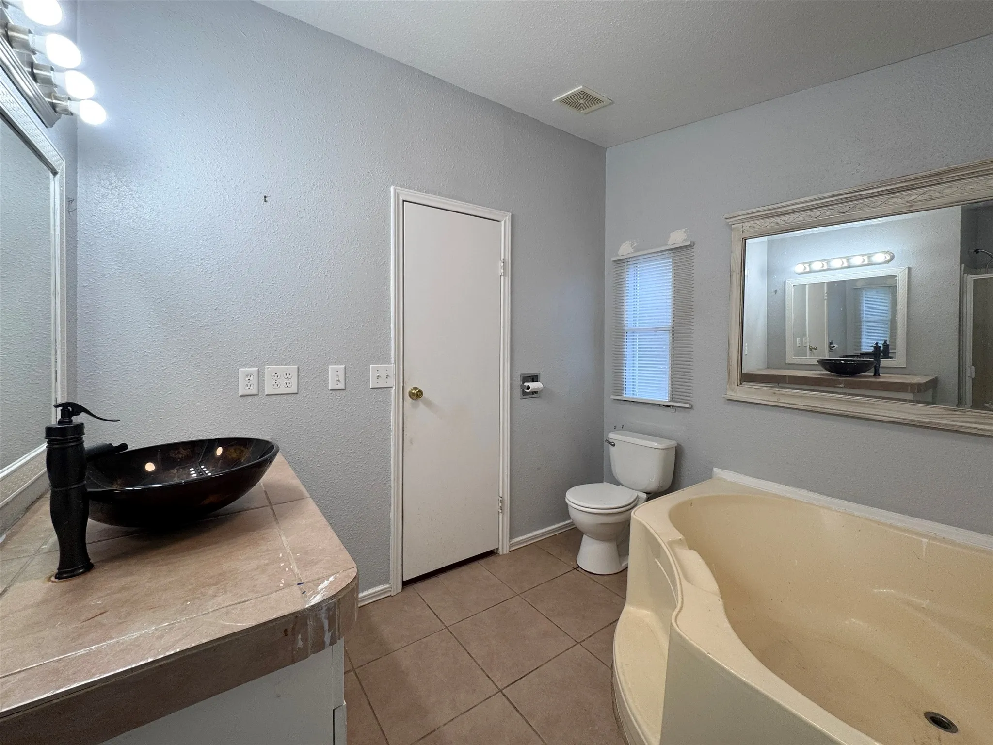 Manufactured Home For Sale in Titus County , 655 CR 2650, Mt Pleasant, Texas 75455, 3 Bedroom, 2 Bathroom, Garage spaces, 1,344 Sqft, built in 1998, Price $120,000, mls#21351389, Real Estate Agent in Mt Pleasant, Homes For Sale in Titus county, Homes For Sale in Mt Pleasant, Realtor in Mt Pleasant Texas, Real Estate Brokerage Independent Realty Texas, Luminita Cordes Realtor