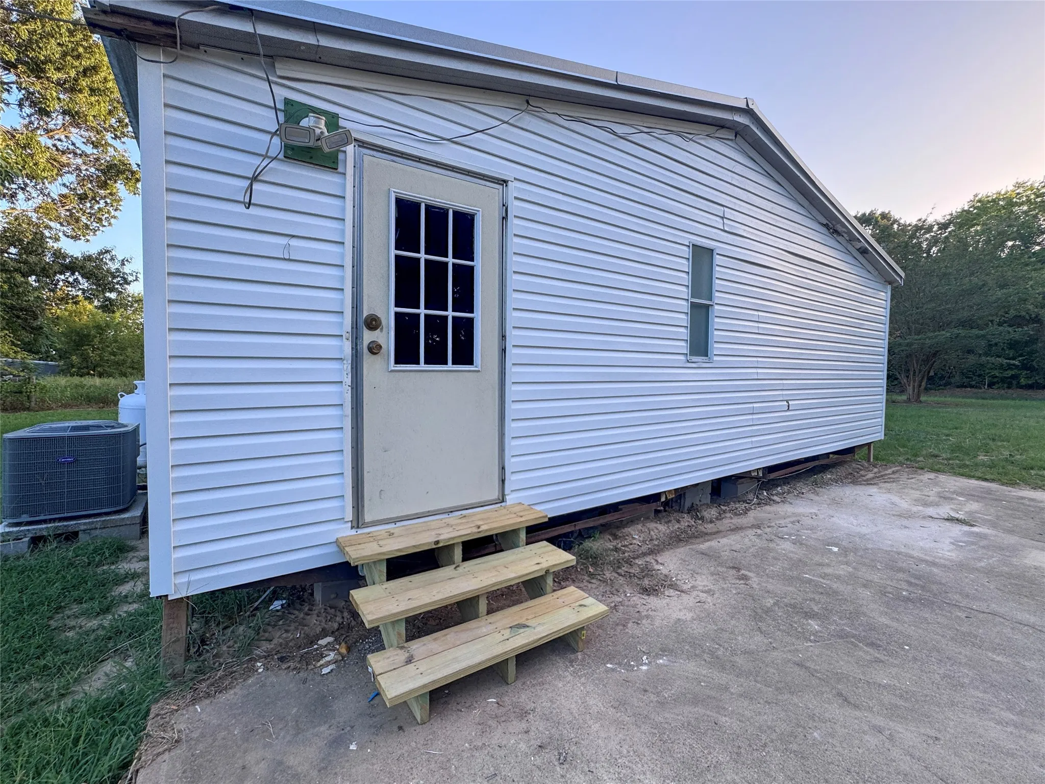 Manufactured Home For Sale in Titus County , 655 CR 2650, Mt Pleasant, Texas 75455, 3 Bedroom, 2 Bathroom, Garage spaces, 1,344 Sqft, built in 1998, Price $120,000, mls#21351389, Real Estate Agent in Mt Pleasant, Homes For Sale in Titus county, Homes For Sale in Mt Pleasant, Realtor in Mt Pleasant Texas, Real Estate Brokerage Independent Realty Texas, Luminita Cordes Realtor
