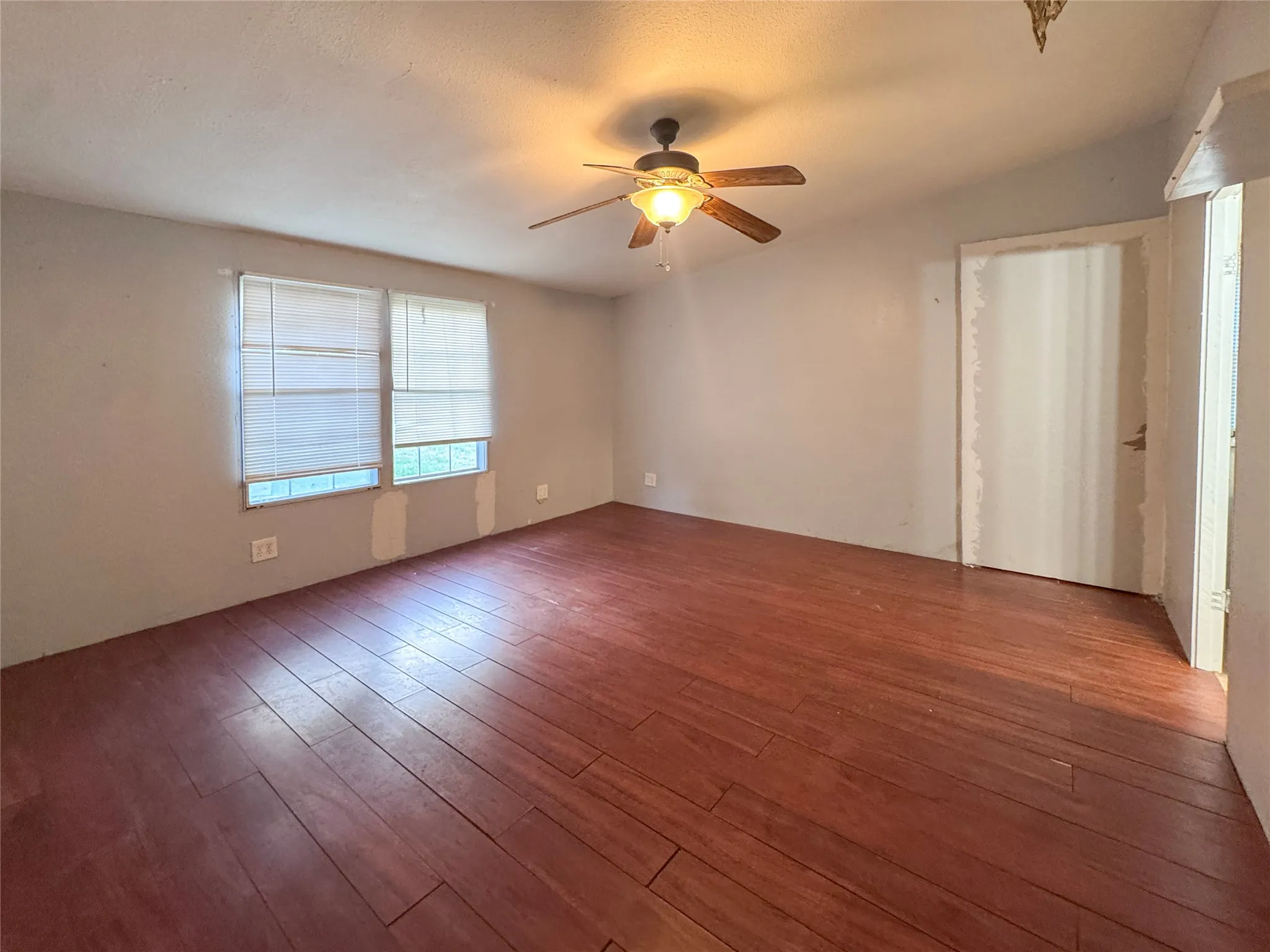 Manufactured Home For Sale in Titus County , 655 CR 2650, Mt Pleasant, Texas 75455, 3 Bedroom, 2 Bathroom, Garage spaces, 1,344 Sqft, built in 1998, Price $120,000, mls#21351389, Real Estate Agent in Mt Pleasant, Homes For Sale in Titus county, Homes For Sale in Mt Pleasant, Realtor in Mt Pleasant Texas, Real Estate Brokerage Independent Realty Texas, Luminita Cordes Realtor