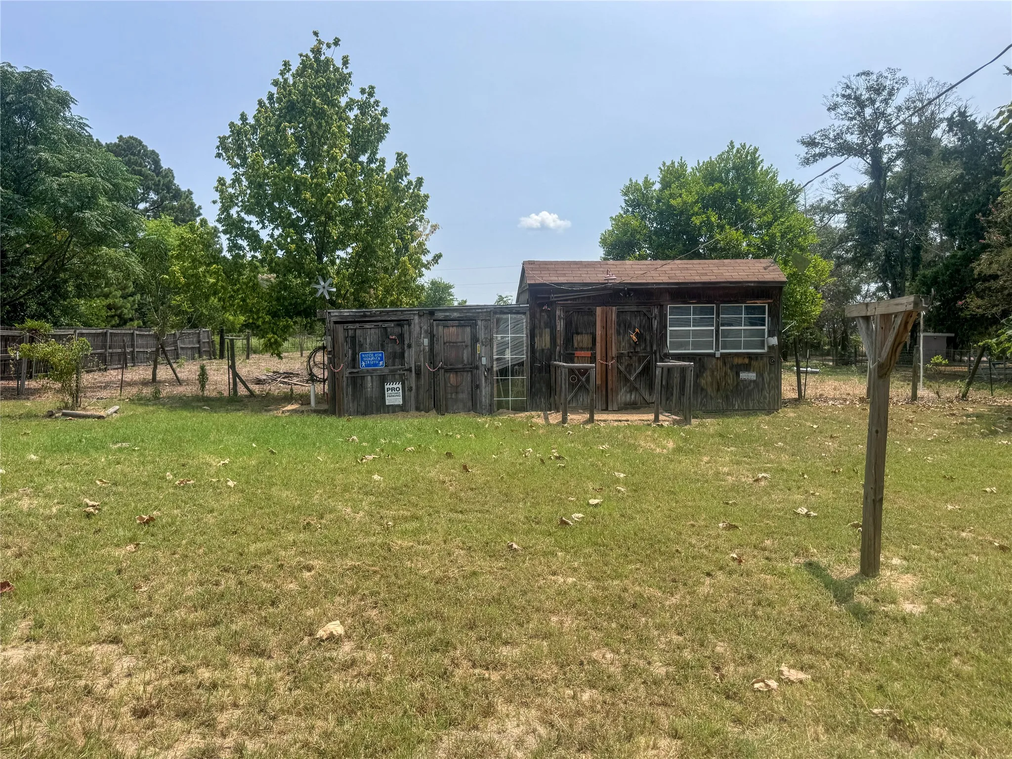 Manufactured Home For Sale in Titus County , 655 CR 2650, Mt Pleasant, Texas 75455, 3 Bedroom, 2 Bathroom, Garage spaces, 1,344 Sqft, built in 1998, Price $120,000, mls#21351389, Real Estate Agent in Mt Pleasant, Homes For Sale in Titus county, Homes For Sale in Mt Pleasant, Realtor in Mt Pleasant Texas, Real Estate Brokerage Independent Realty Texas, Luminita Cordes Realtor