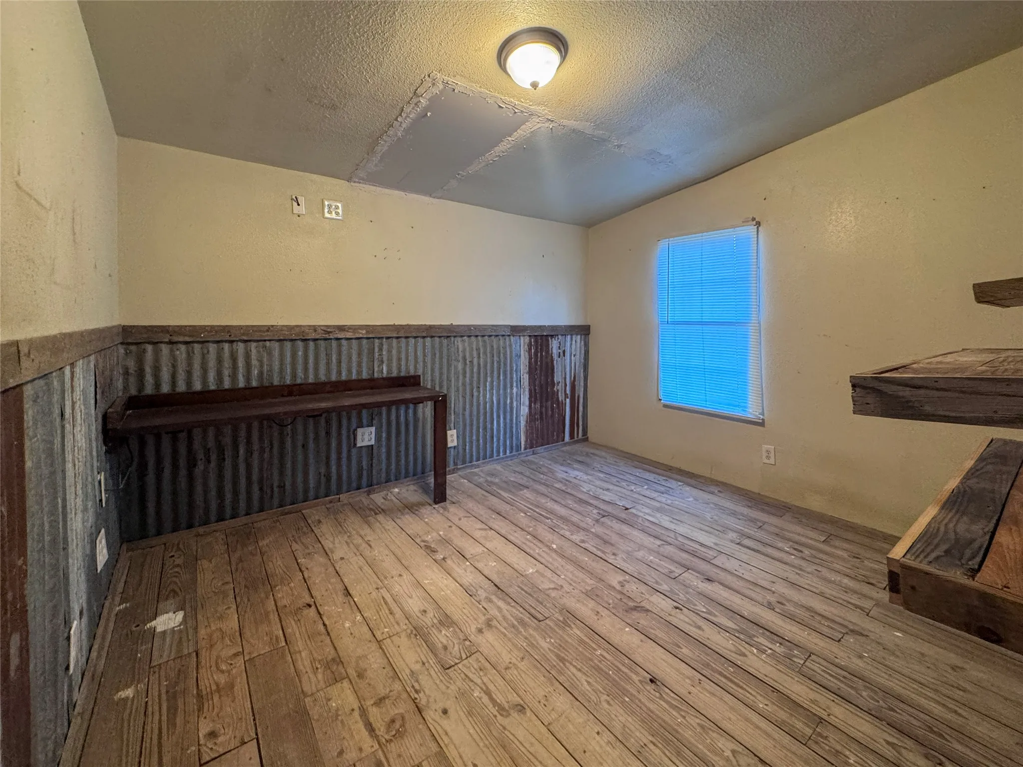 Manufactured Home For Sale in Titus County , 655 CR 2650, Mt Pleasant, Texas 75455, 3 Bedroom, 2 Bathroom, Garage spaces, 1,344 Sqft, built in 1998, Price $120,000, mls#21351389, Real Estate Agent in Mt Pleasant, Homes For Sale in Titus county, Homes For Sale in Mt Pleasant, Realtor in Mt Pleasant Texas, Real Estate Brokerage Independent Realty Texas, Luminita Cordes Realtor