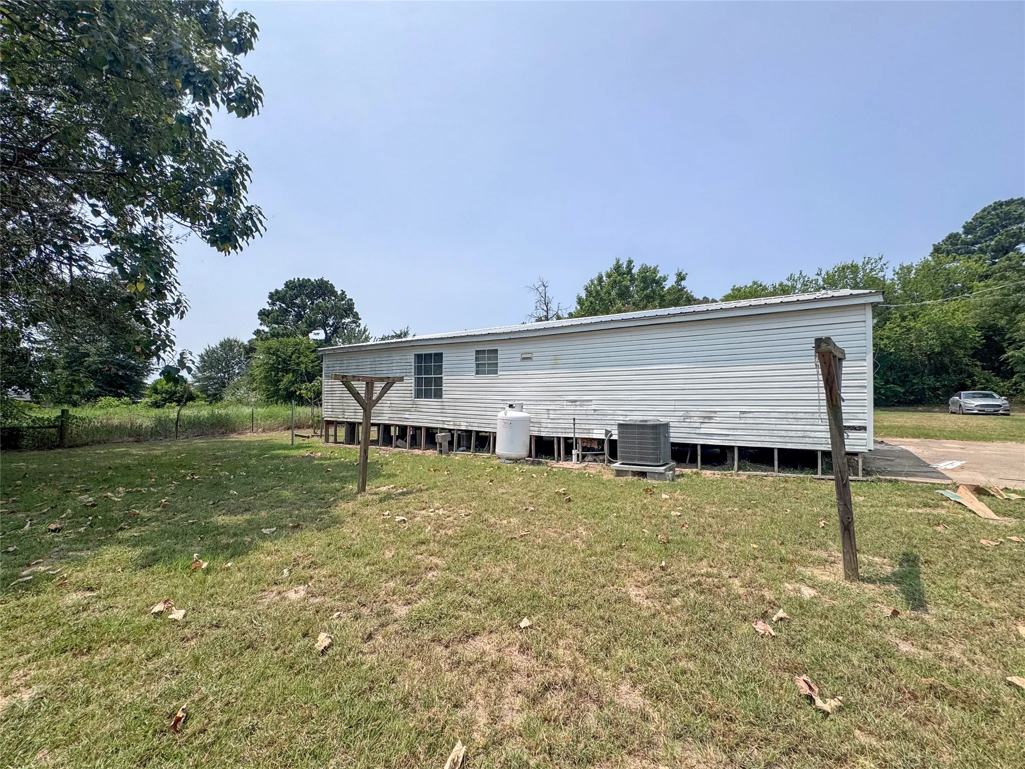 Manufactured Home For Sale in Titus County , 655 CR 2650, Mt Pleasant, Texas 75455, 3 Bedroom, 2 Bathroom, Garage spaces, 1,344 Sqft, built in 1998, Price $120,000, mls#21351389, Real Estate Agent in Mt Pleasant, Homes For Sale in Titus county, Homes For Sale in Mt Pleasant, Realtor in Mt Pleasant Texas, Real Estate Brokerage Independent Realty Texas, Luminita Cordes Realtor