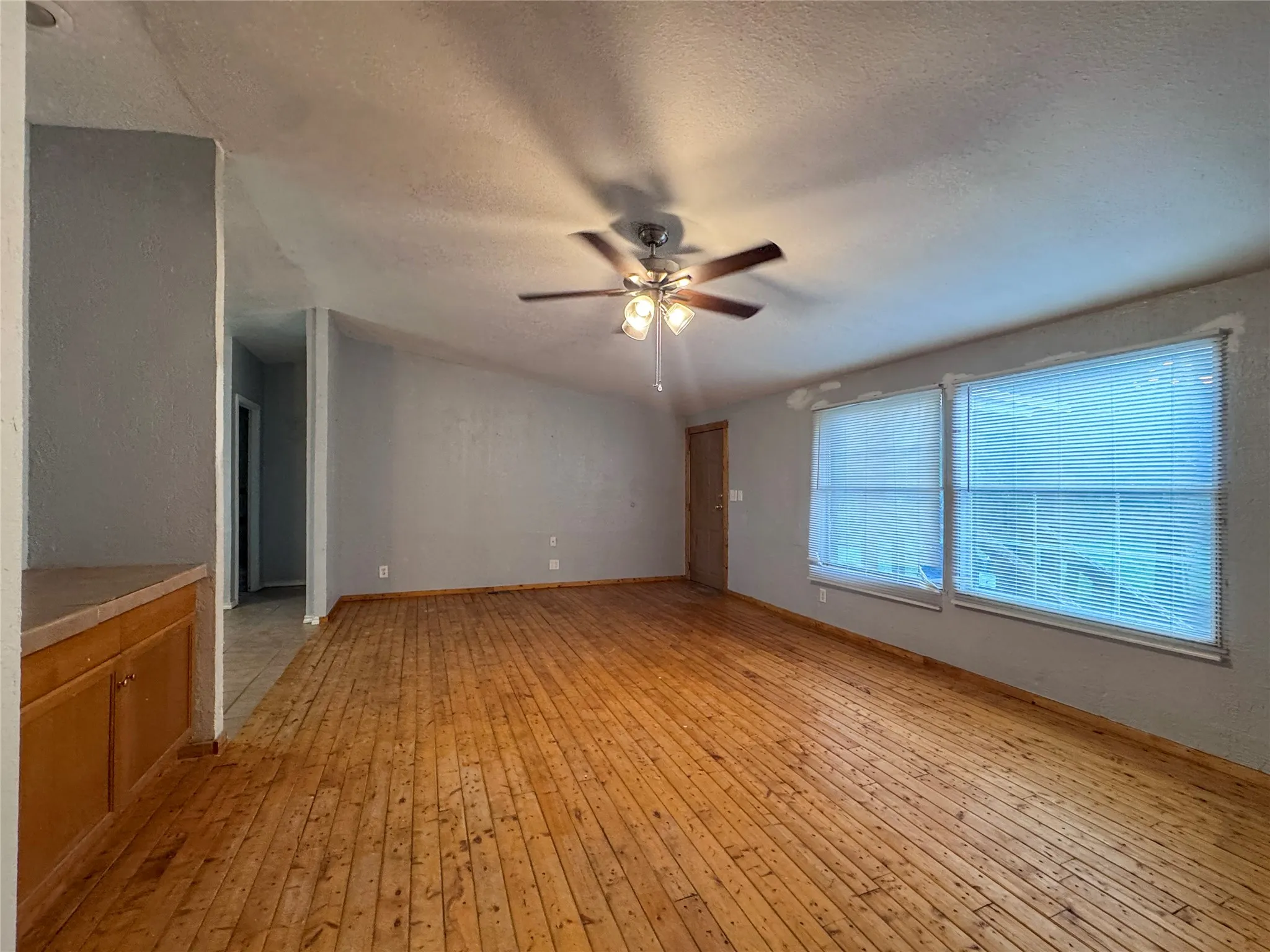 Manufactured Home For Sale in Titus County , 655 CR 2650, Mt Pleasant, Texas 75455, 3 Bedroom, 2 Bathroom, Garage spaces, 1,344 Sqft, built in 1998, Price $120,000, mls#21351389, Real Estate Agent in Mt Pleasant, Homes For Sale in Titus county, Homes For Sale in Mt Pleasant, Realtor in Mt Pleasant Texas, Real Estate Brokerage Independent Realty Texas, Luminita Cordes Realtor