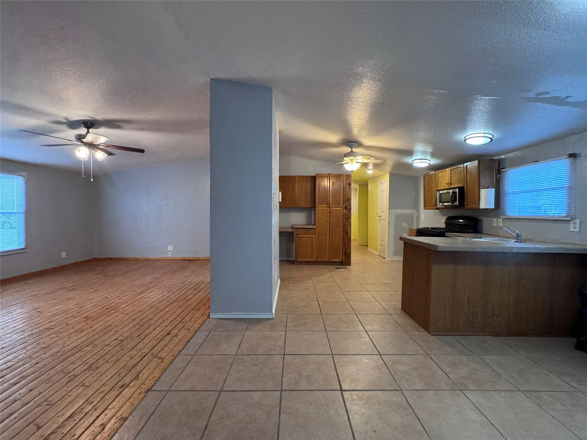 Manufactured Home For Sale in Titus County , 655 CR 2650, Mt Pleasant, Texas 75455, 3 Bedroom, 2 Bathroom, Garage spaces, 1,344 Sqft, built in 1998, Price $120,000, mls#21351389, Real Estate Agent in Mt Pleasant, Homes For Sale in Titus county, Homes For Sale in Mt Pleasant, Realtor in Mt Pleasant Texas, Real Estate Brokerage Independent Realty Texas, Luminita Cordes Realtor