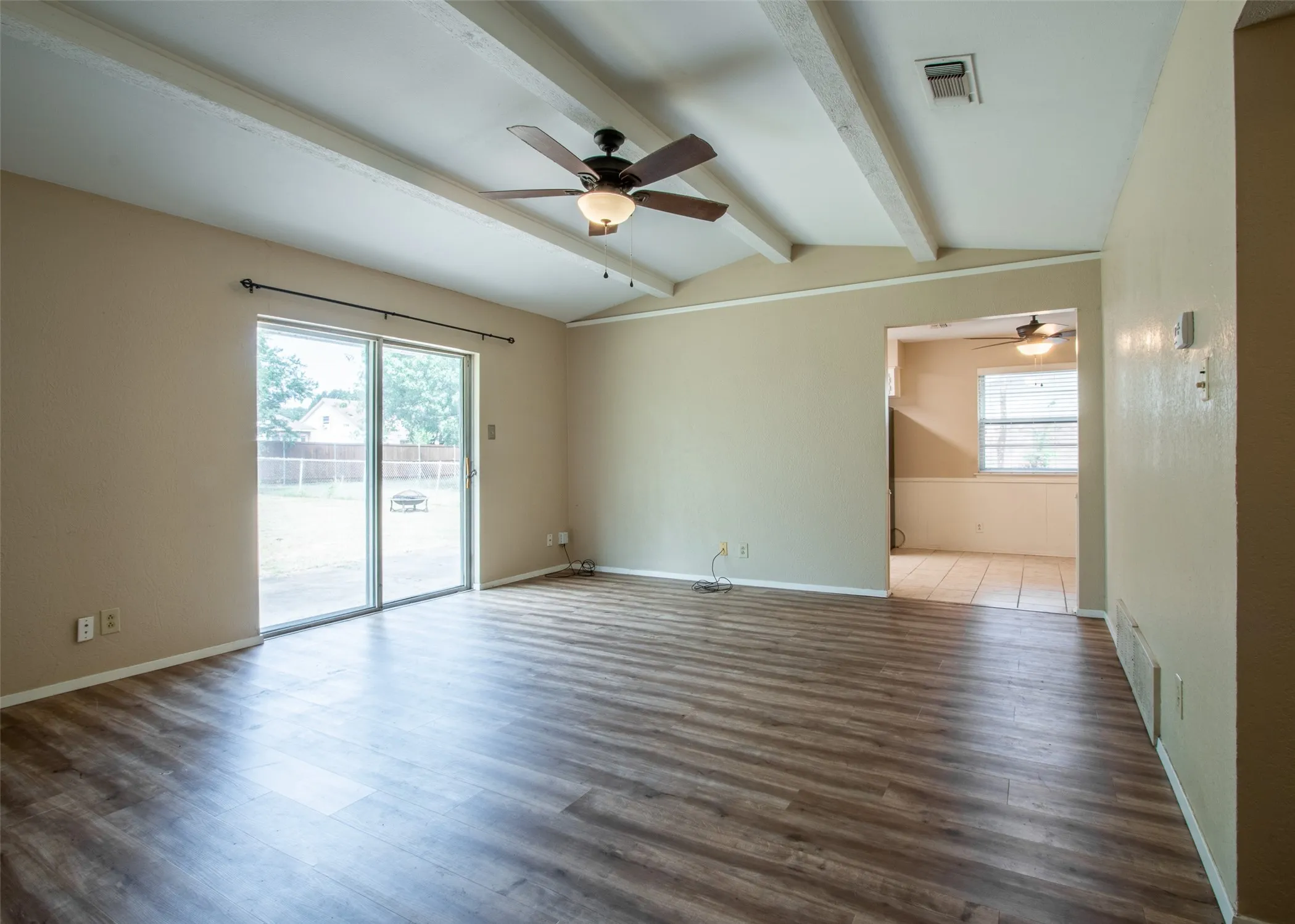 Single Family Residence For Sale in Tarrant County , 1216 Bryant Street, Benbrook, Texas 76126, 4 Bedroom, 2 Bathroom, 2 Garage spaces, 1,379 Sqft, built in 1971, mls#21291312, Real Estate Agent in Benbrook, Homes For Sale in Tarrant county, Homes For Sale in Benbrook, Realtor in Benbrook Texas, Real Estate Brokerage Independent Realty Texas, Luminita Cordes Realtor