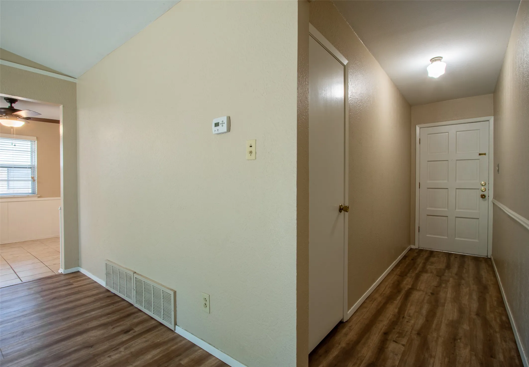 Single Family Residence For Sale in Tarrant County , 1216 Bryant Street, Benbrook, Texas 76126, 4 Bedroom, 2 Bathroom, 2 Garage spaces, 1,379 Sqft, built in 1971, mls#21291312, Real Estate Agent in Benbrook, Homes For Sale in Tarrant county, Homes For Sale in Benbrook, Realtor in Benbrook Texas, Real Estate Brokerage Independent Realty Texas, Luminita Cordes Realtor