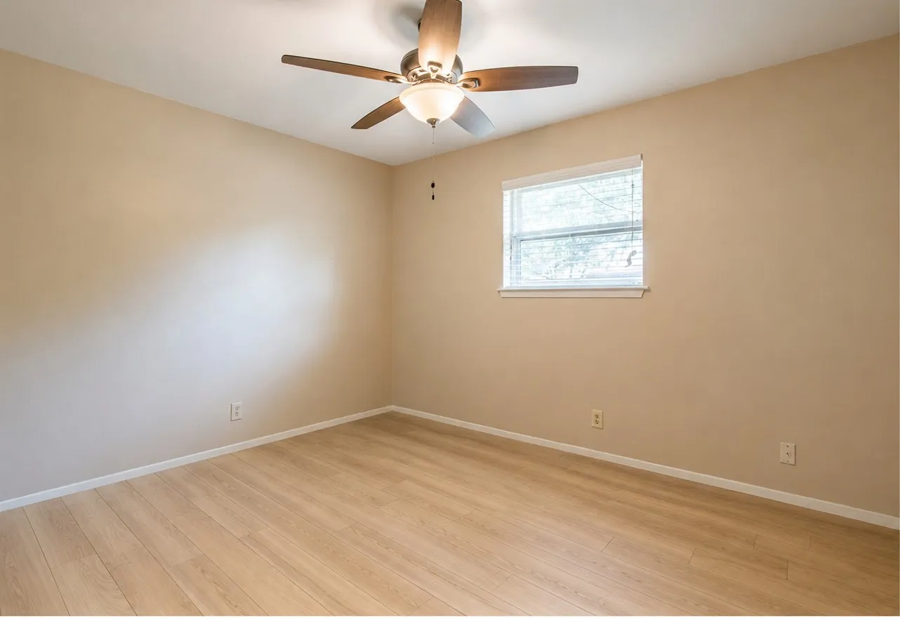 Single Family Residence For Sale in Tarrant County , 1216 Bryant Street, Benbrook, Texas 76126, 4 Bedroom, 2 Bathroom, 2 Garage spaces, 1,379 Sqft, built in 1971, mls#21291312, Real Estate Agent in Benbrook, Homes For Sale in Tarrant county, Homes For Sale in Benbrook, Realtor in Benbrook Texas, Real Estate Brokerage Independent Realty Texas, Luminita Cordes Realtor
