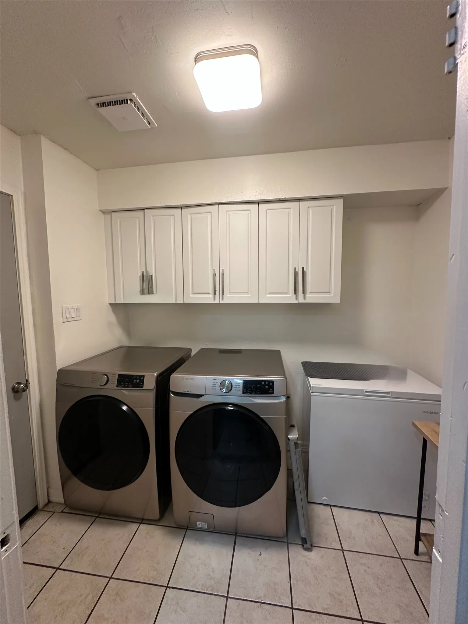 Single Family Residence For Rent in Dallas County , 1110 Carriagehouse Lane, Garland, Texas 75040, 3 Bedroom, 2 Bathroom, 2 Garage spaces, 1,627 Sqft, built in 1978, mls#21351390, Real Estate Agent in Garland, Homes For Rent in Dallas county, Homes For Rent in Garland, Realtor in Garland Texas, Real Estate Brokerage Independent Realty Texas, Luminita Cordes Realtor