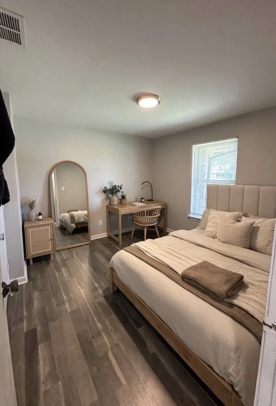 Single Family Residence For Rent in Dallas County , 1110 Carriagehouse Lane, Garland, Texas 75040, 3 Bedroom, 2 Bathroom, 2 Garage spaces, 1,627 Sqft, built in 1978, mls#21351390, Real Estate Agent in Garland, Homes For Rent in Dallas county, Homes For Rent in Garland, Realtor in Garland Texas, Real Estate Brokerage Independent Realty Texas, Luminita Cordes Realtor