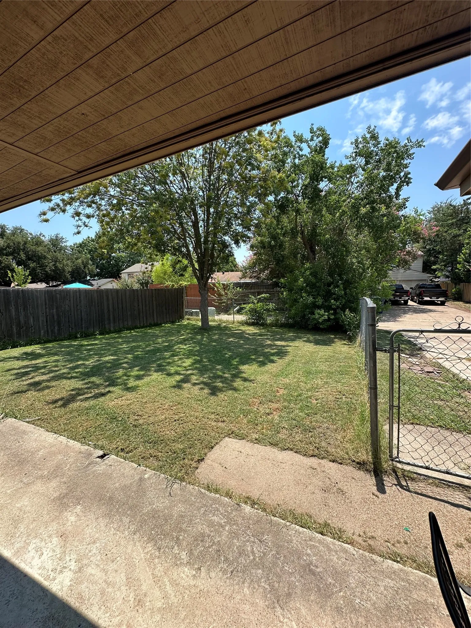 Single Family Residence For Rent in Dallas County , 1110 Carriagehouse Lane, Garland, Texas 75040, 3 Bedroom, 2 Bathroom, 2 Garage spaces, 1,627 Sqft, built in 1978, mls#21351390, Real Estate Agent in Garland, Homes For Rent in Dallas county, Homes For Rent in Garland, Realtor in Garland Texas, Real Estate Brokerage Independent Realty Texas, Luminita Cordes Realtor