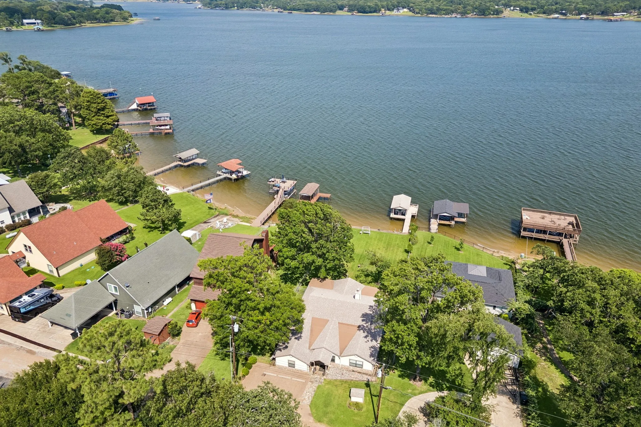 Welcome to 140 Pin Oak Drive, Cedar Creek Lake! Clear Creek Branch