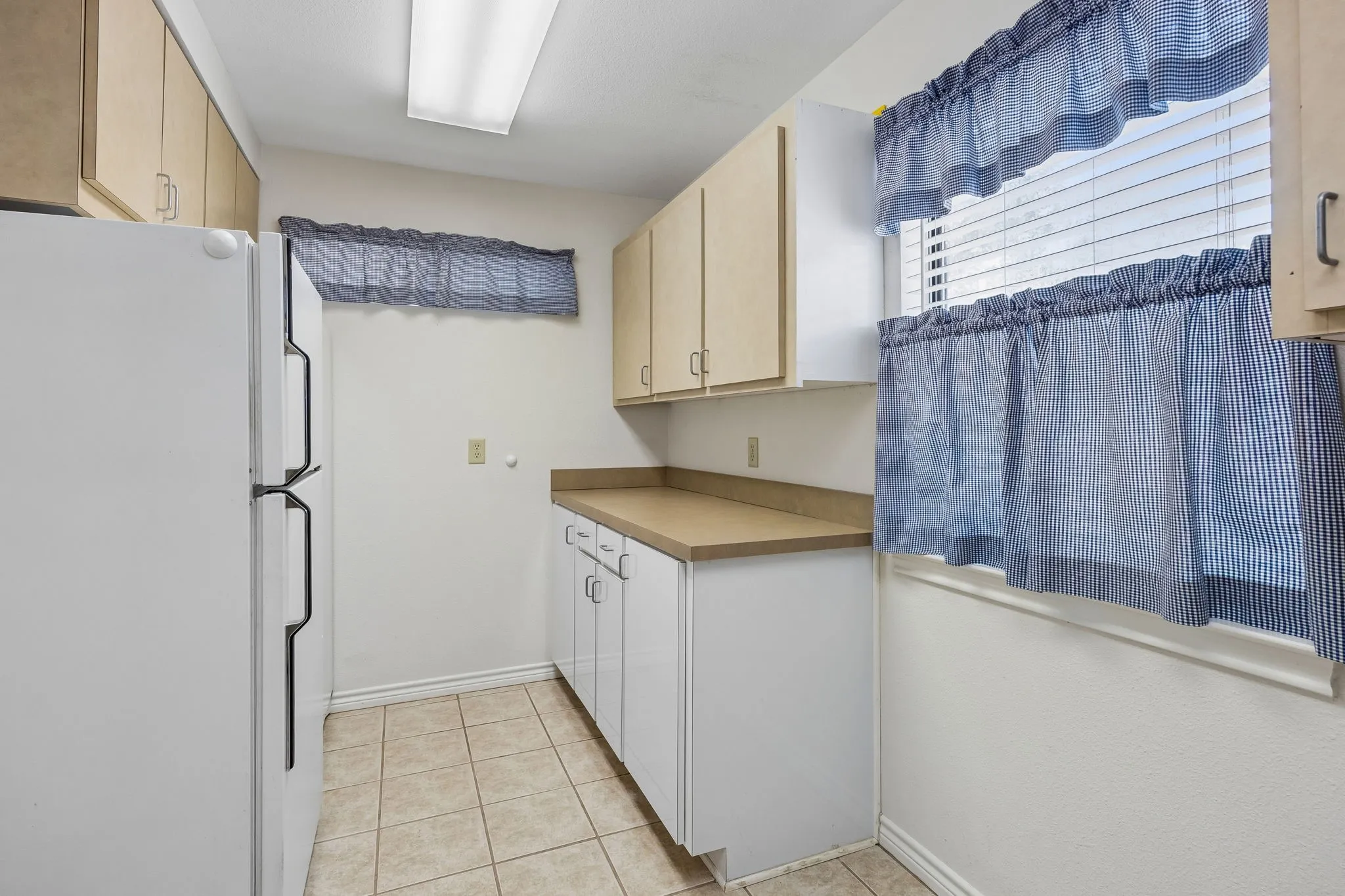 Single Family Residence For Sale in Henderson County , 140 Pin Oak Drive, Mabank, Texas 75156, 3 Bedroom, 2 Bathroom, 2 Garage spaces, 2,196 Sqft, built in 1993, mls#21351381, Real Estate Agent in Mabank, Homes For Sale in Henderson county, Homes For Sale in Mabank, Realtor in Mabank Texas, Real Estate Brokerage Independent Realty Texas, Luminita Cordes Realtor