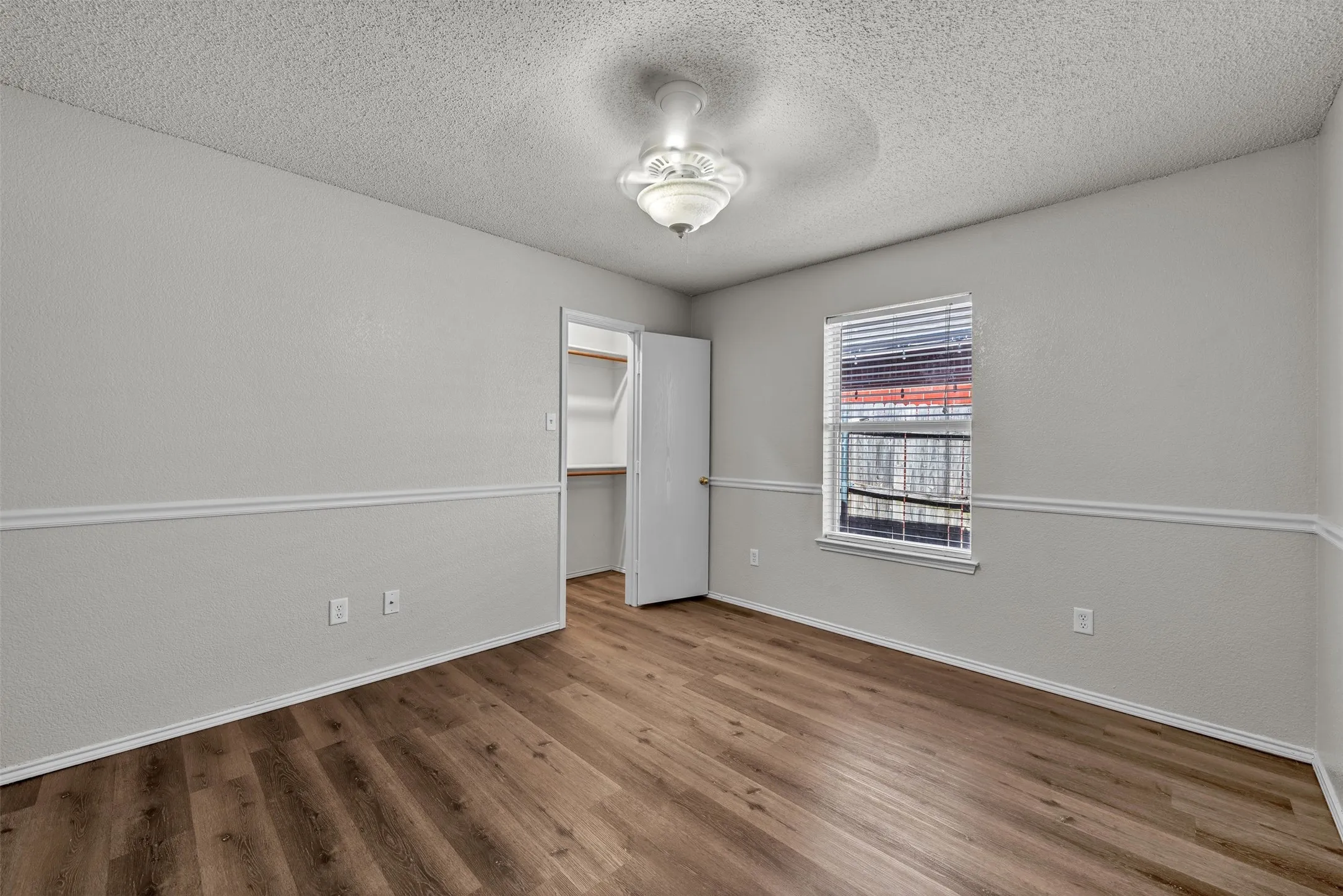 Single Family Residence For Sale in Johnson County , 1017 Aaron Drive, Burleson, Texas 76028, 4 Bedroom, 2 Bathroom, 2 Garage spaces, 1,964 Sqft, built in 2003, mls#21347762, Real Estate Agent in Burleson, Homes For Sale in Johnson county, Homes For Sale in Burleson, Realtor in Burleson Texas, Real Estate Brokerage Independent Realty Texas, Luminita Cordes Realtor