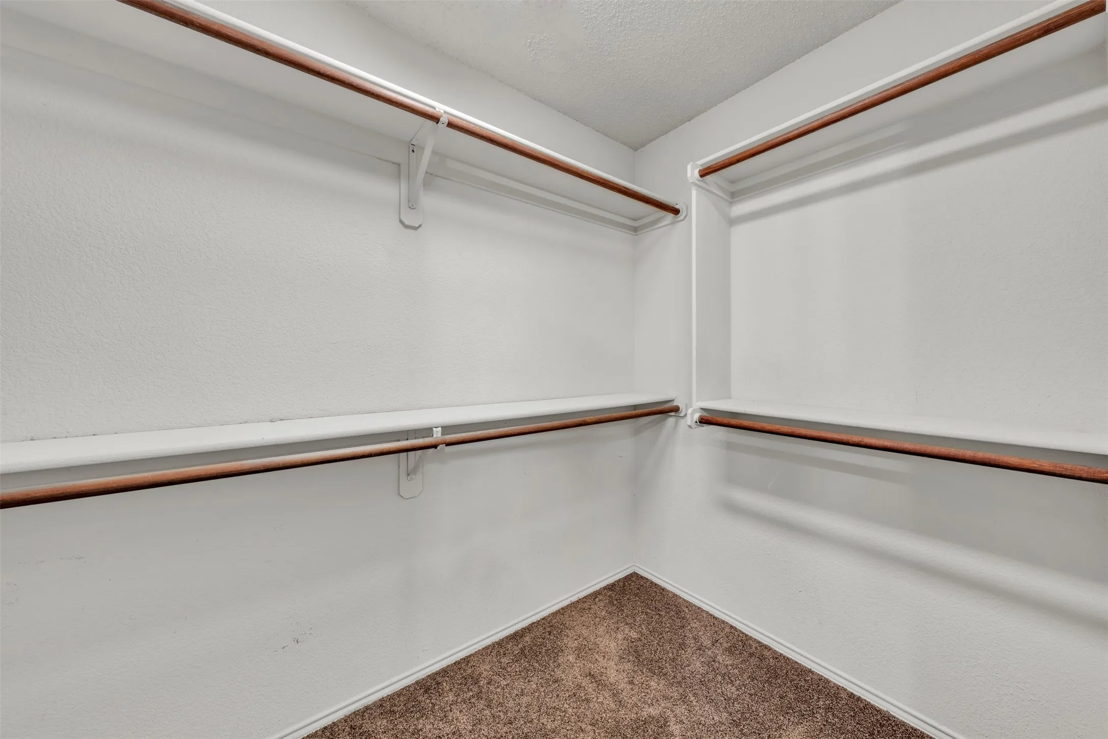 Single Family Residence For Sale in Johnson County , 1017 Aaron Drive, Burleson, Texas 76028, 4 Bedroom, 2 Bathroom, 2 Garage spaces, 1,964 Sqft, built in 2003, mls#21347762, Real Estate Agent in Burleson, Homes For Sale in Johnson county, Homes For Sale in Burleson, Realtor in Burleson Texas, Real Estate Brokerage Independent Realty Texas, Luminita Cordes Realtor