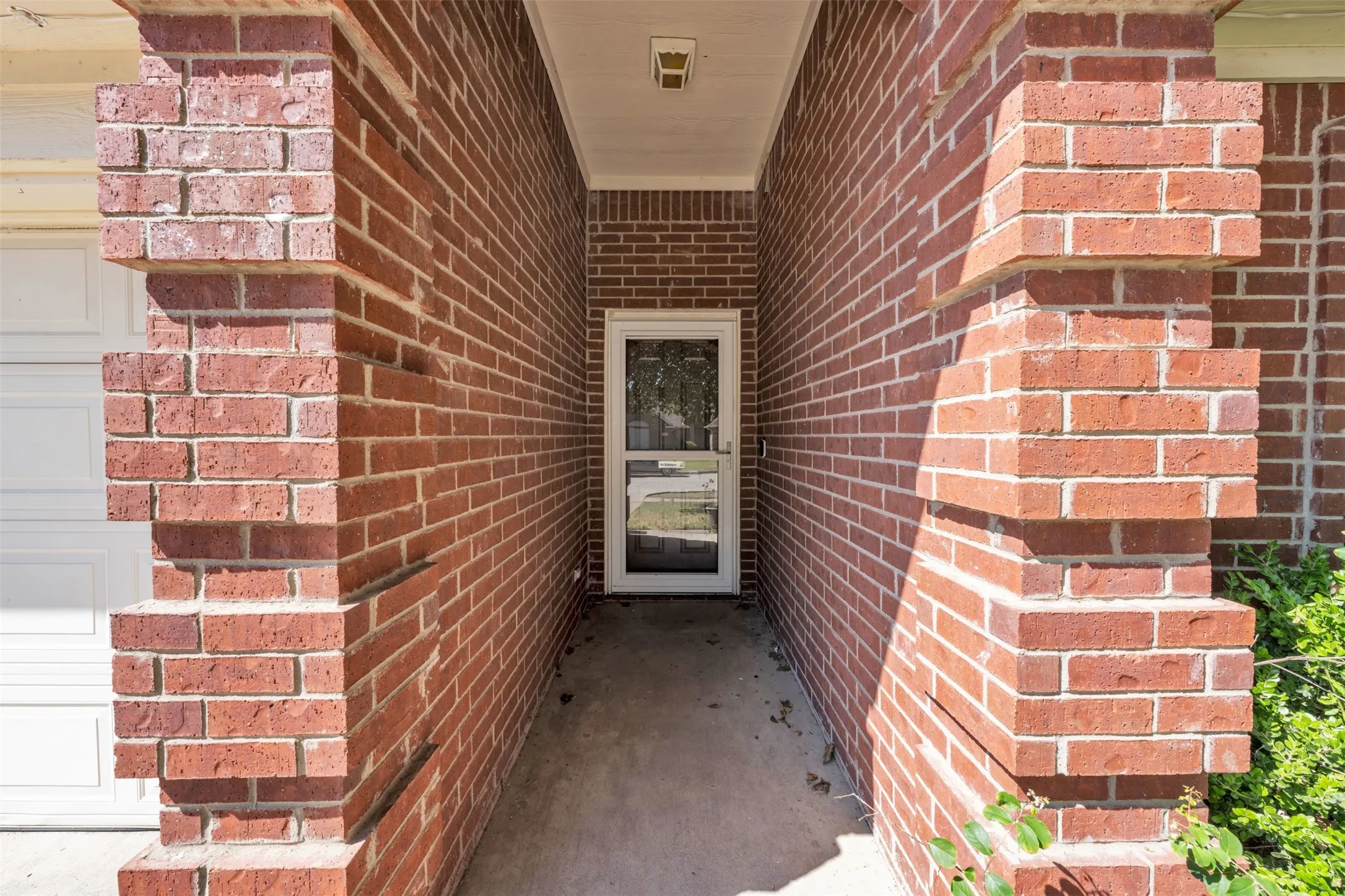 Single Family Residence For Sale in Johnson County , 1017 Aaron Drive, Burleson, Texas 76028, 4 Bedroom, 2 Bathroom, 2 Garage spaces, 1,964 Sqft, built in 2003, mls#21347762, Real Estate Agent in Burleson, Homes For Sale in Johnson county, Homes For Sale in Burleson, Realtor in Burleson Texas, Real Estate Brokerage Independent Realty Texas, Luminita Cordes Realtor