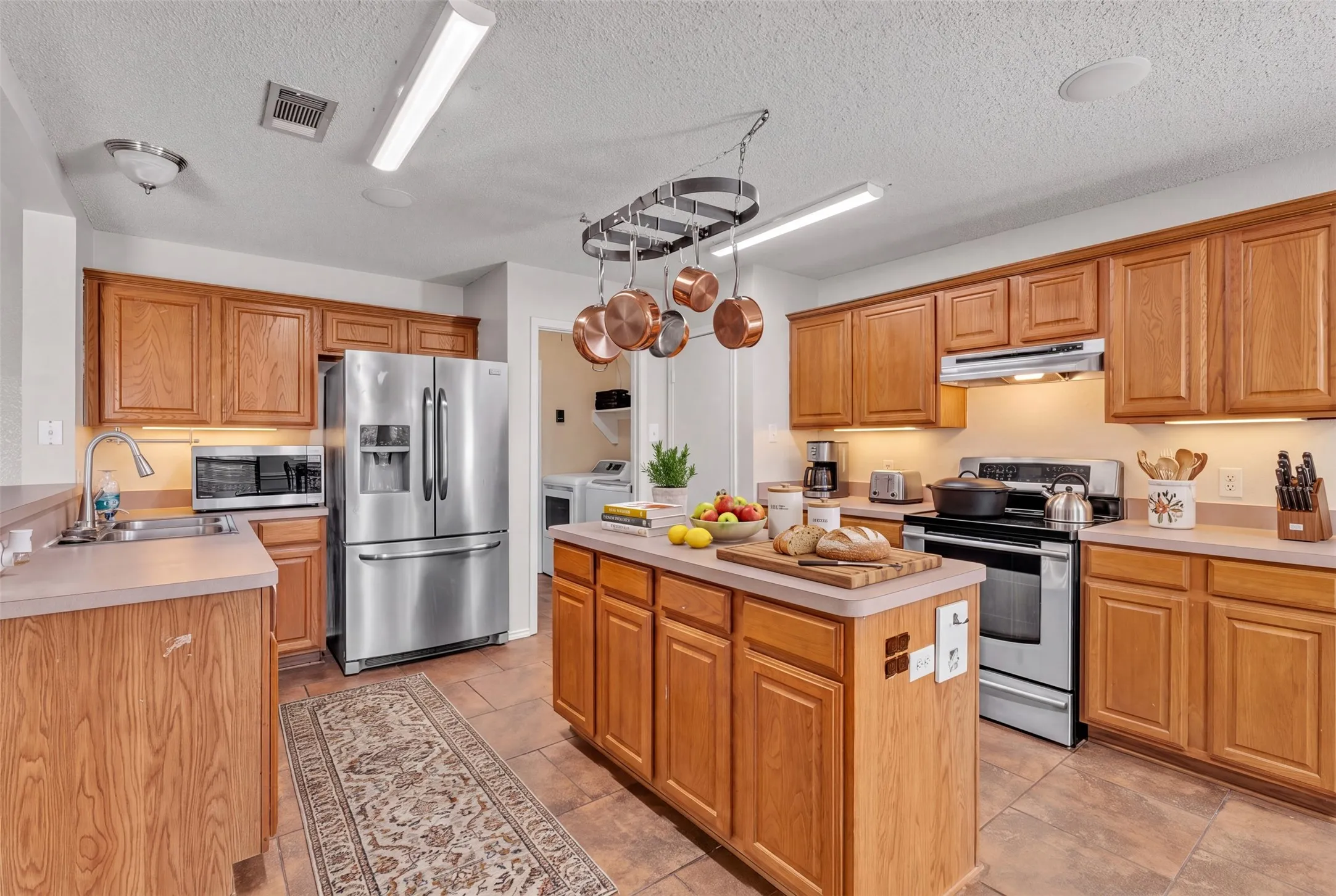 Single Family Residence For Sale in Johnson County , 1017 Aaron Drive, Burleson, Texas 76028, 4 Bedroom, 2 Bathroom, 2 Garage spaces, 1,964 Sqft, built in 2003, mls#21347762, Real Estate Agent in Burleson, Homes For Sale in Johnson county, Homes For Sale in Burleson, Realtor in Burleson Texas, Real Estate Brokerage Independent Realty Texas, Luminita Cordes Realtor