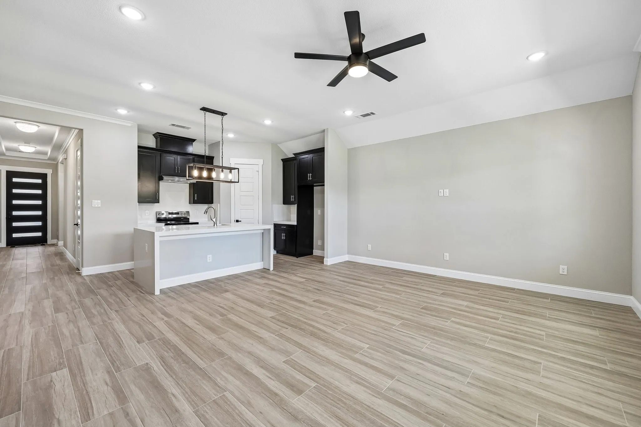 Single Family Residence For Sale in Van Zandt County , 592 VZ County Road 2430, Mabank, Texas 75147, 4 Bedroom, 2 Bathroom, 2 Garage spaces, 1,910 Sqft, built in 2025, mls#21351400, Real Estate Agent in Mabank, Homes For Sale in Van Zandt county, Homes For Sale in Mabank, Realtor in Mabank Texas, Real Estate Brokerage Independent Realty Texas, Luminita Cordes Realtor