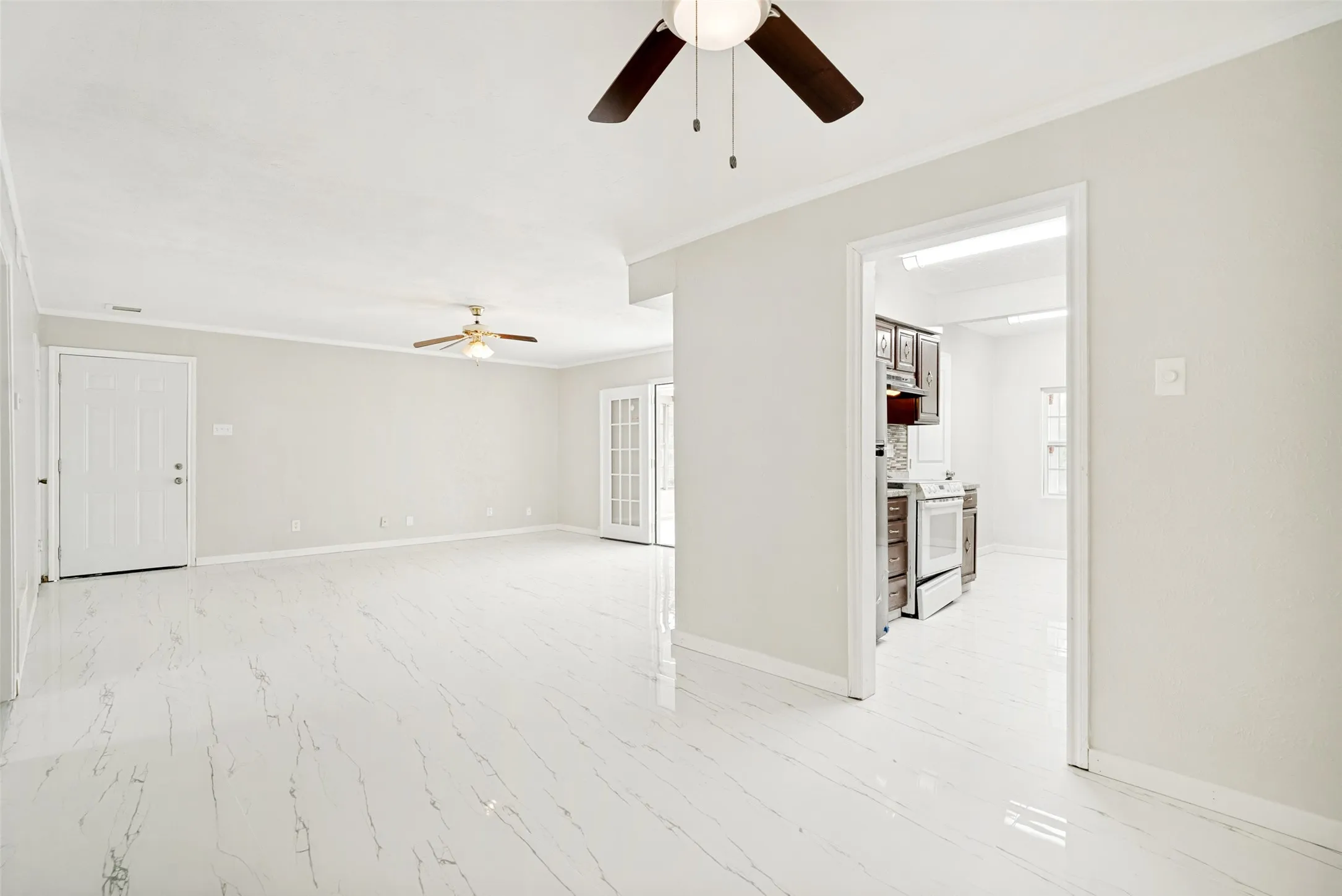Townhouse For Rent in Tarrant County , 8805 N Normandale Street, Fort Worth, Texas 76116, 3 Bedroom, 2 Bathroom, Garage spaces, 1,474 Sqft, built in 1973, mls#21351408, Real Estate Agent in Fort Worth, Homes For Rent in Tarrant county, Homes For Rent in Fort Worth, Realtor in Fort Worth Texas, Real Estate Brokerage Independent Realty Texas, Luminita Cordes Realtor
