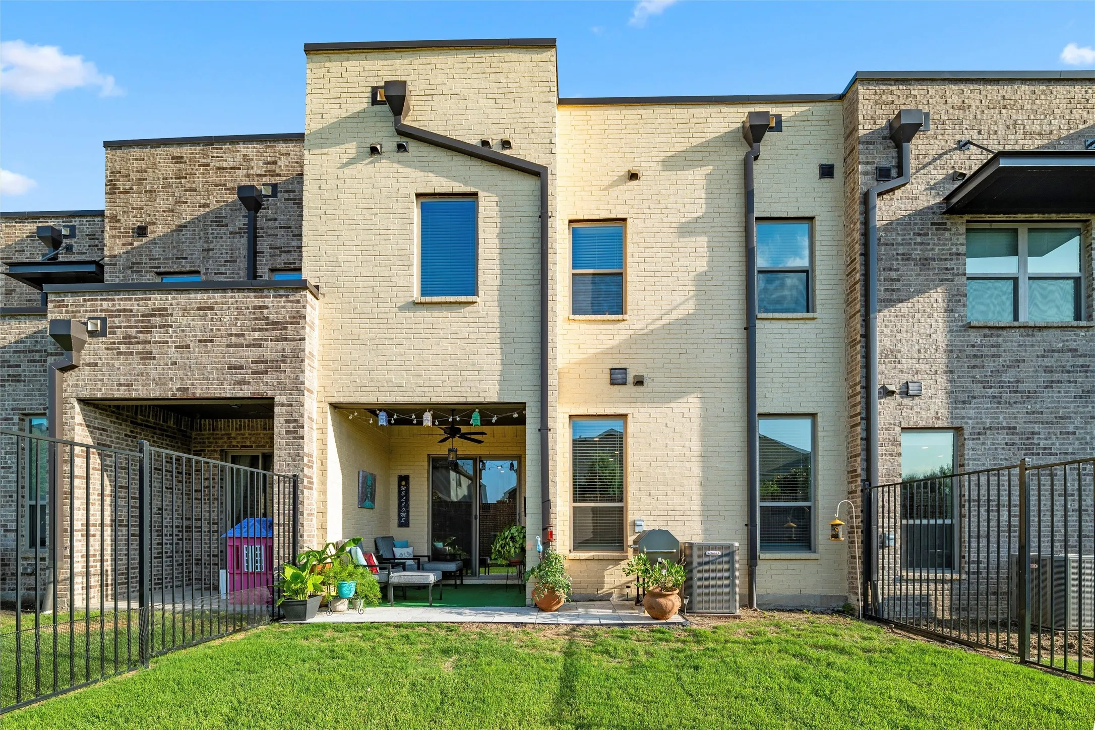 Single Family Residence For Rent in Collin County , 1078 Maverick Drive, Allen, Texas 75013, 3 Bedroom, 3 Bathroom, 2 Garage spaces, 2,000 Sqft, built in 2019, mls#21350762, Real Estate Agent in Allen, Homes For Rent in Collin county, Homes For Rent in Allen, Realtor in Allen Texas, Real Estate Brokerage Independent Realty Texas, Luminita Cordes Realtor