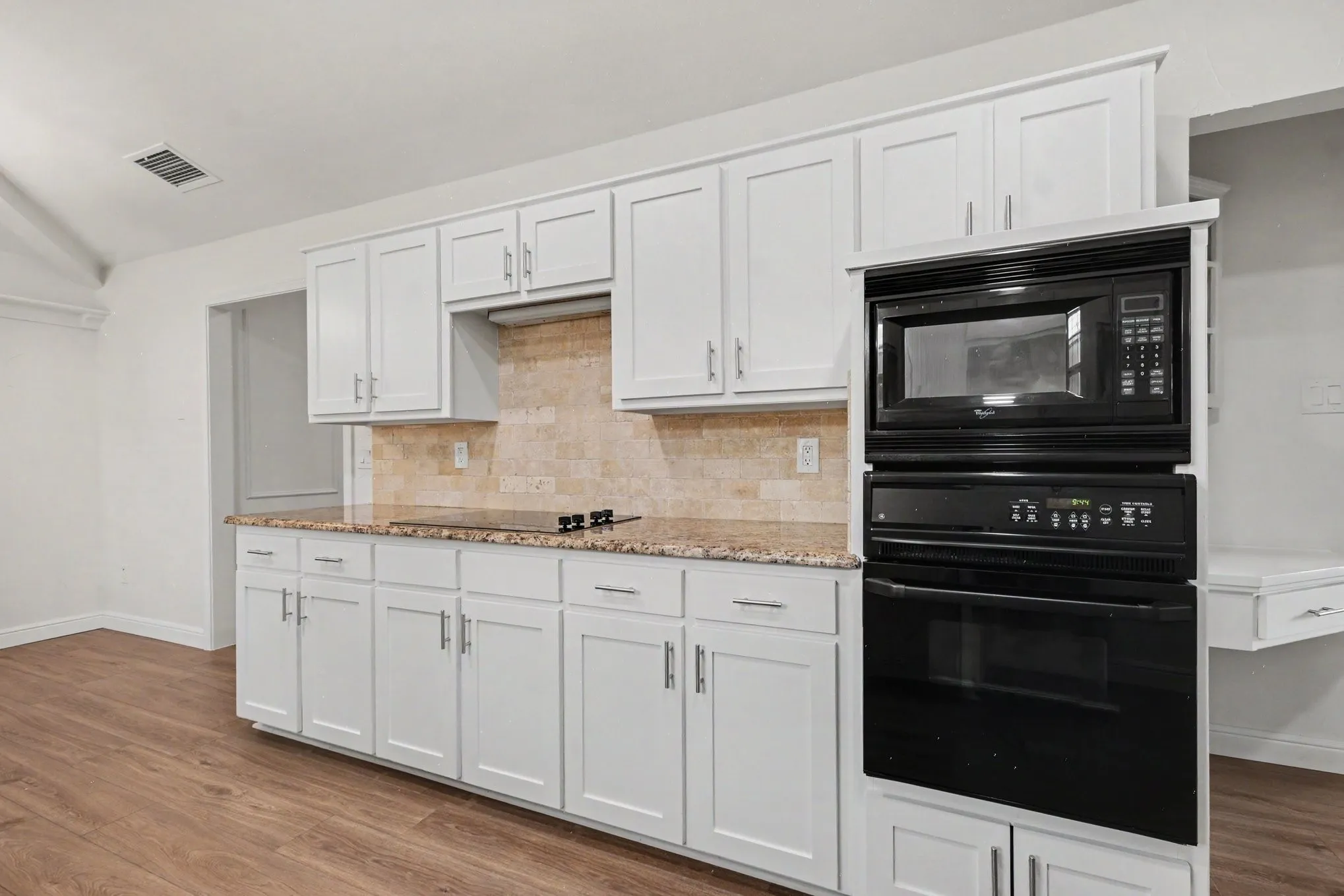Single Family Residence For Sale in Collin County , 4425 Avonshire Lane, Plano, Texas 75093, 3 Bedroom, 2 Bathroom, 2 Garage spaces, 1,842 Sqft, built in 1983, mls#21351416, Real Estate Agent in Plano, Homes For Sale in Collin county, Homes For Sale in Plano, Realtor in Plano Texas, Real Estate Brokerage Independent Realty Texas, Luminita Cordes Realtor