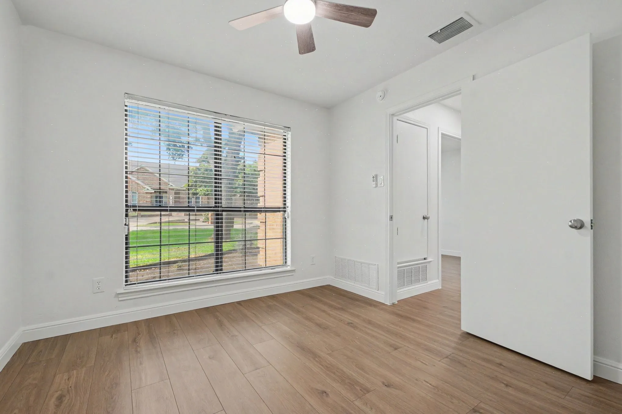 Single Family Residence For Sale in Collin County , 4425 Avonshire Lane, Plano, Texas 75093, 3 Bedroom, 2 Bathroom, 2 Garage spaces, 1,842 Sqft, built in 1983, mls#21351416, Real Estate Agent in Plano, Homes For Sale in Collin county, Homes For Sale in Plano, Realtor in Plano Texas, Real Estate Brokerage Independent Realty Texas, Luminita Cordes Realtor