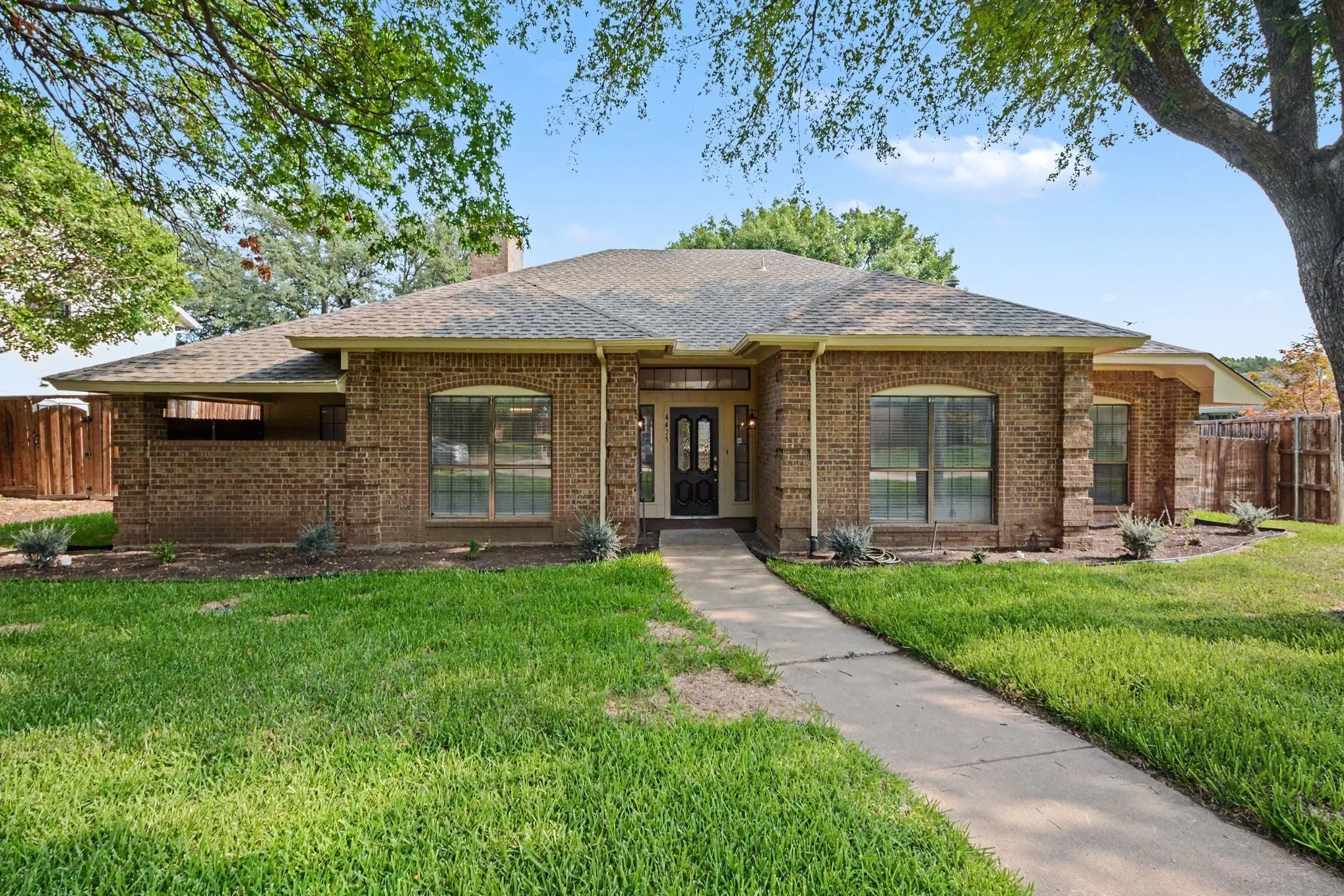 Single Family Residence For Sale in Collin County , 4425 Avonshire Lane, Plano, Texas 75093, 3 Bedroom, 2 Bathroom, 2 Garage spaces, 1,842 Sqft, built in 1983, mls#21351416, Real Estate Agent in Plano, Homes For Sale in Collin county, Homes For Sale in Plano, Realtor in Plano Texas, Real Estate Brokerage Independent Realty Texas, Luminita Cordes Realtor