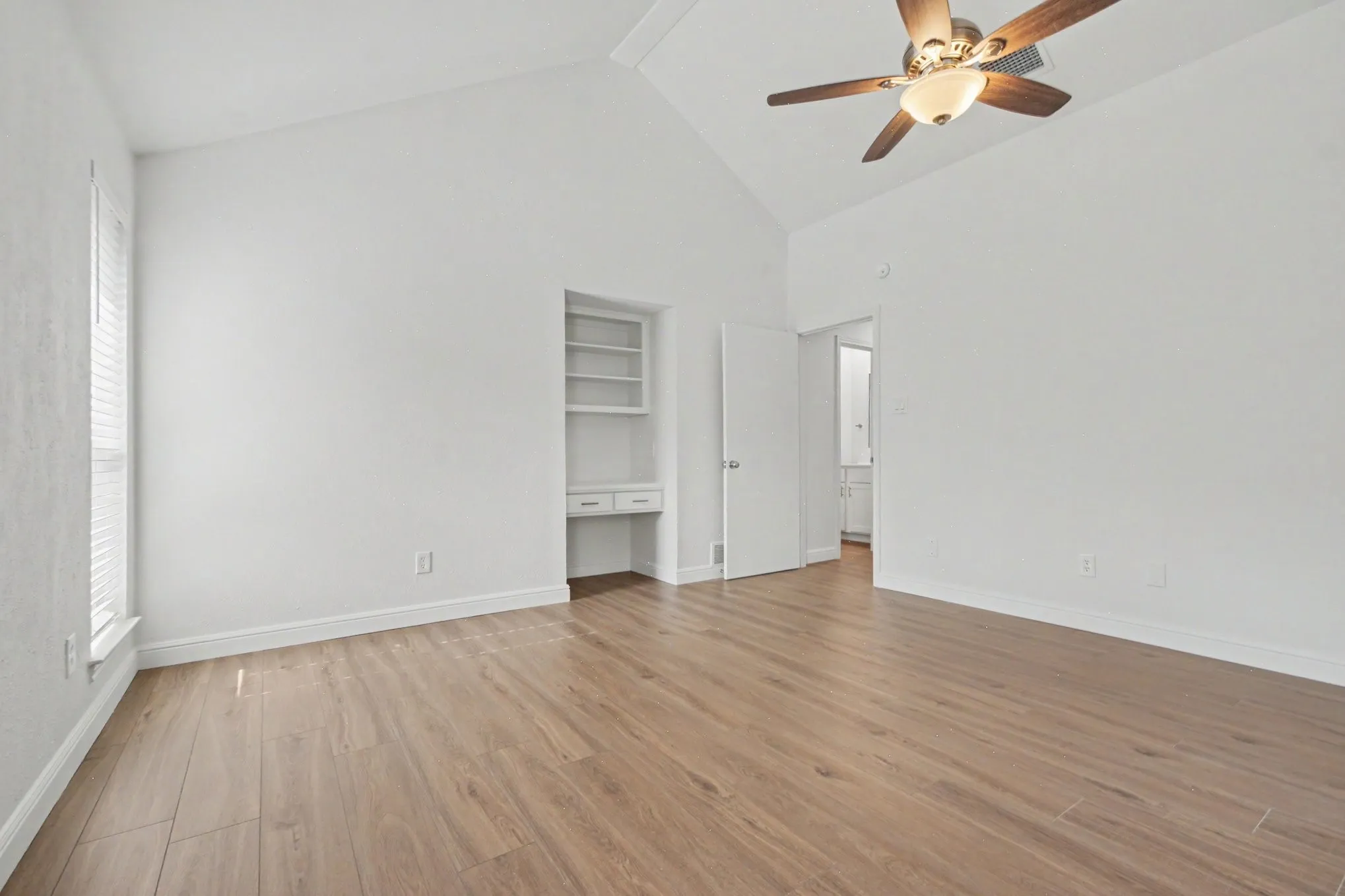 Single Family Residence For Sale in Collin County , 4425 Avonshire Lane, Plano, Texas 75093, 3 Bedroom, 2 Bathroom, 2 Garage spaces, 1,842 Sqft, built in 1983, mls#21351416, Real Estate Agent in Plano, Homes For Sale in Collin county, Homes For Sale in Plano, Realtor in Plano Texas, Real Estate Brokerage Independent Realty Texas, Luminita Cordes Realtor